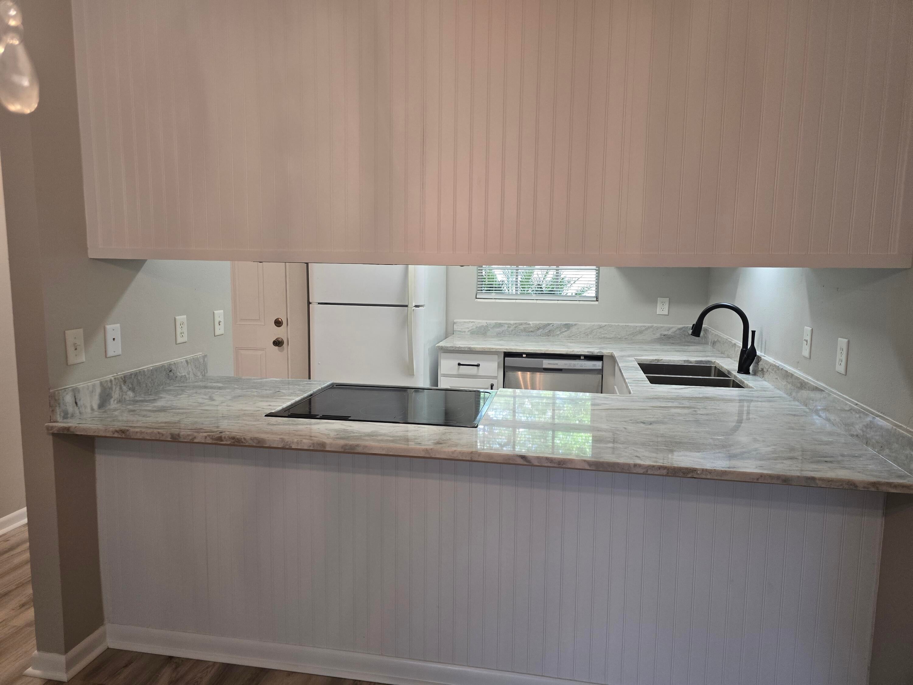 PORT DIXIE - Residential Lease