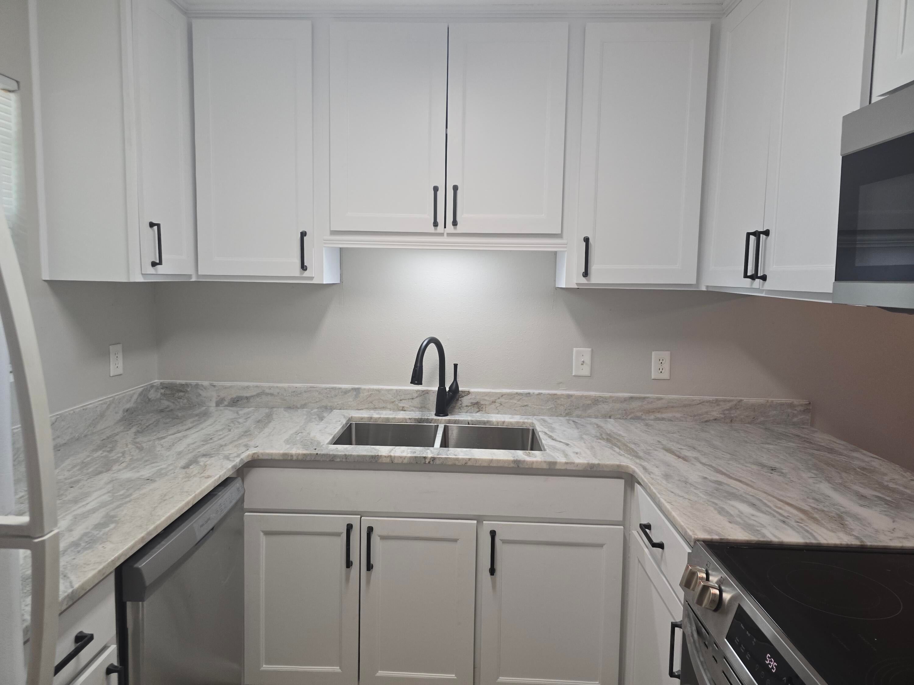 PORT DIXIE - Residential Lease