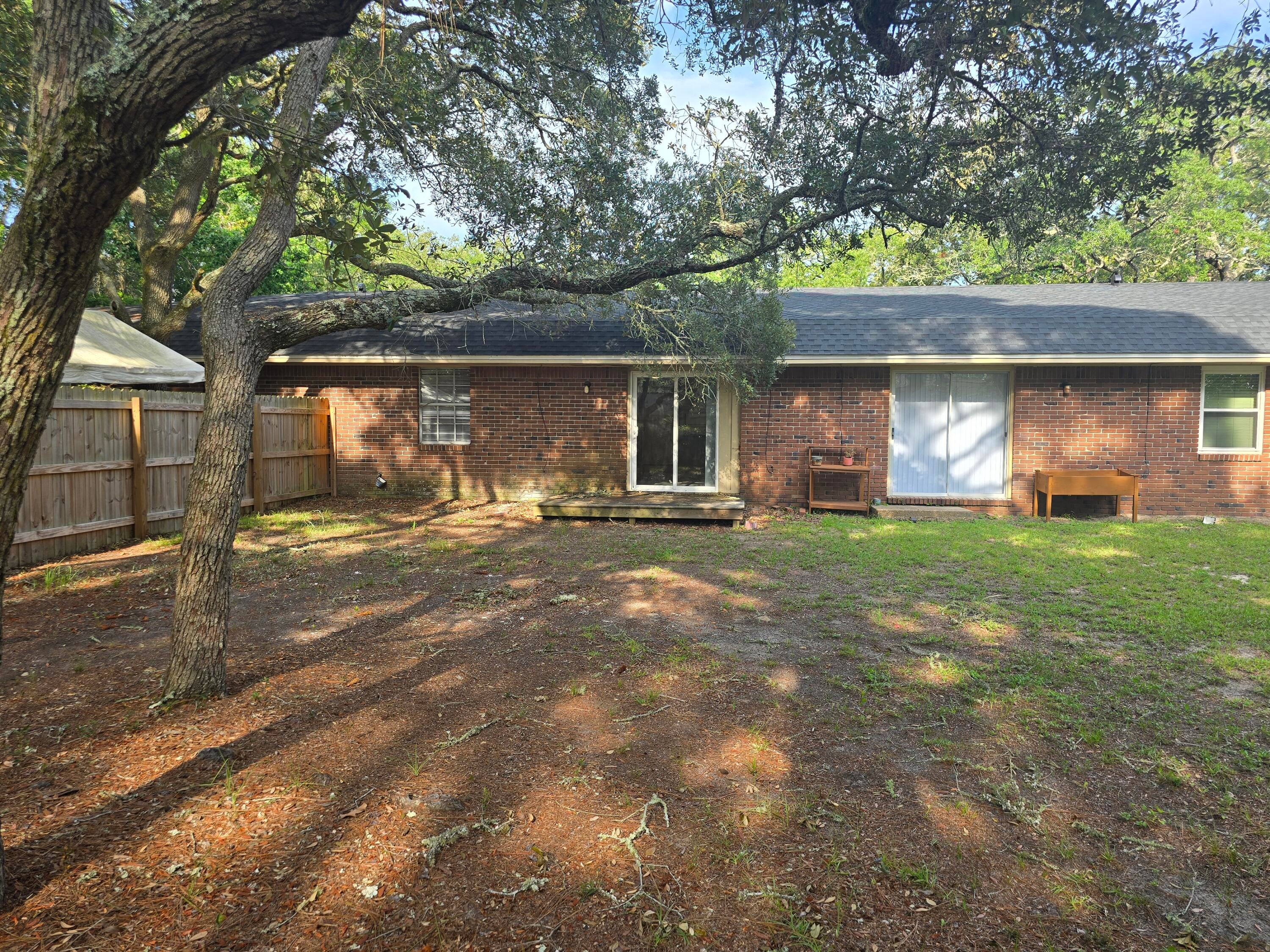 PORT DIXIE - Residential Lease