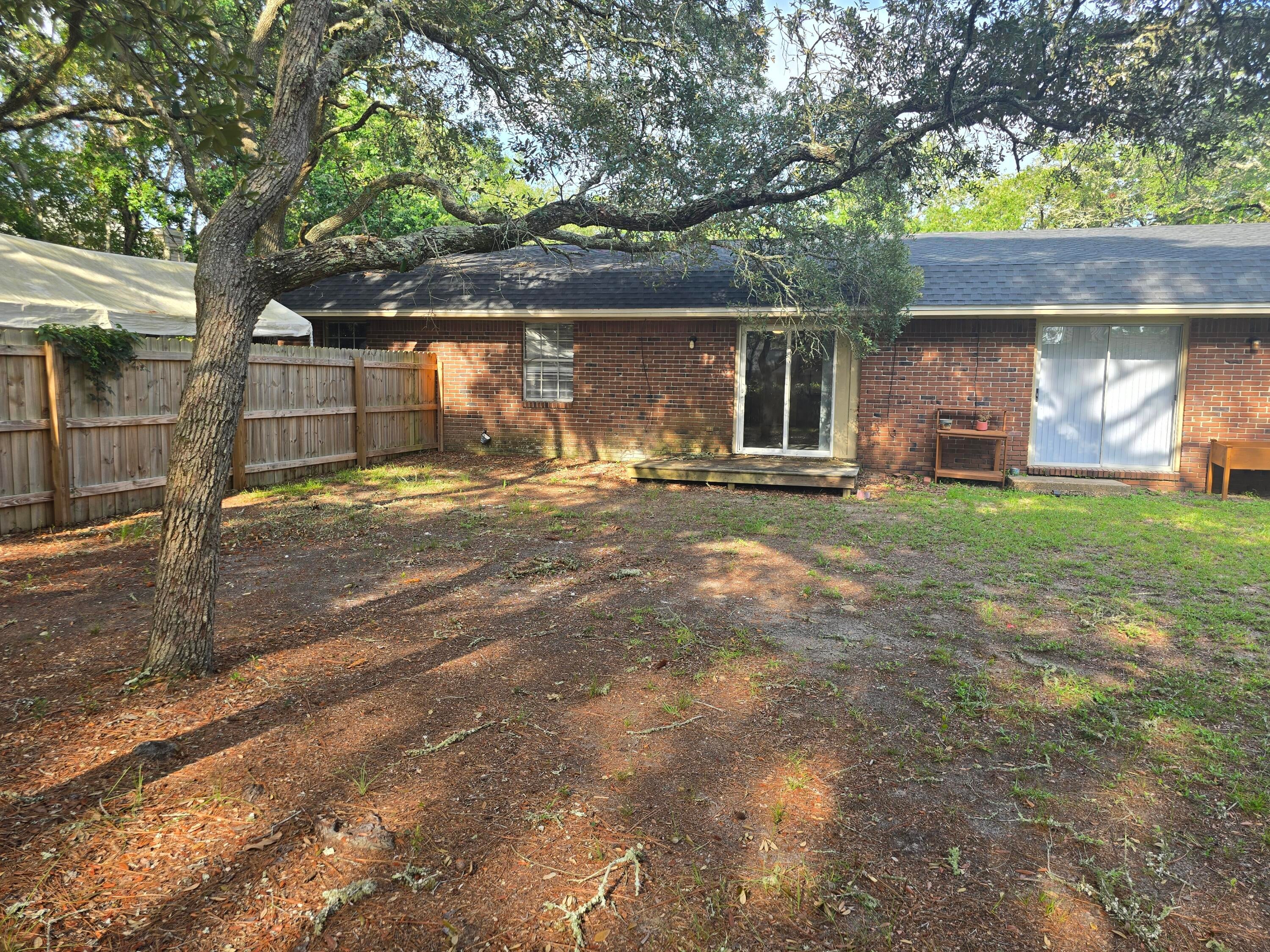 PORT DIXIE - Residential Lease