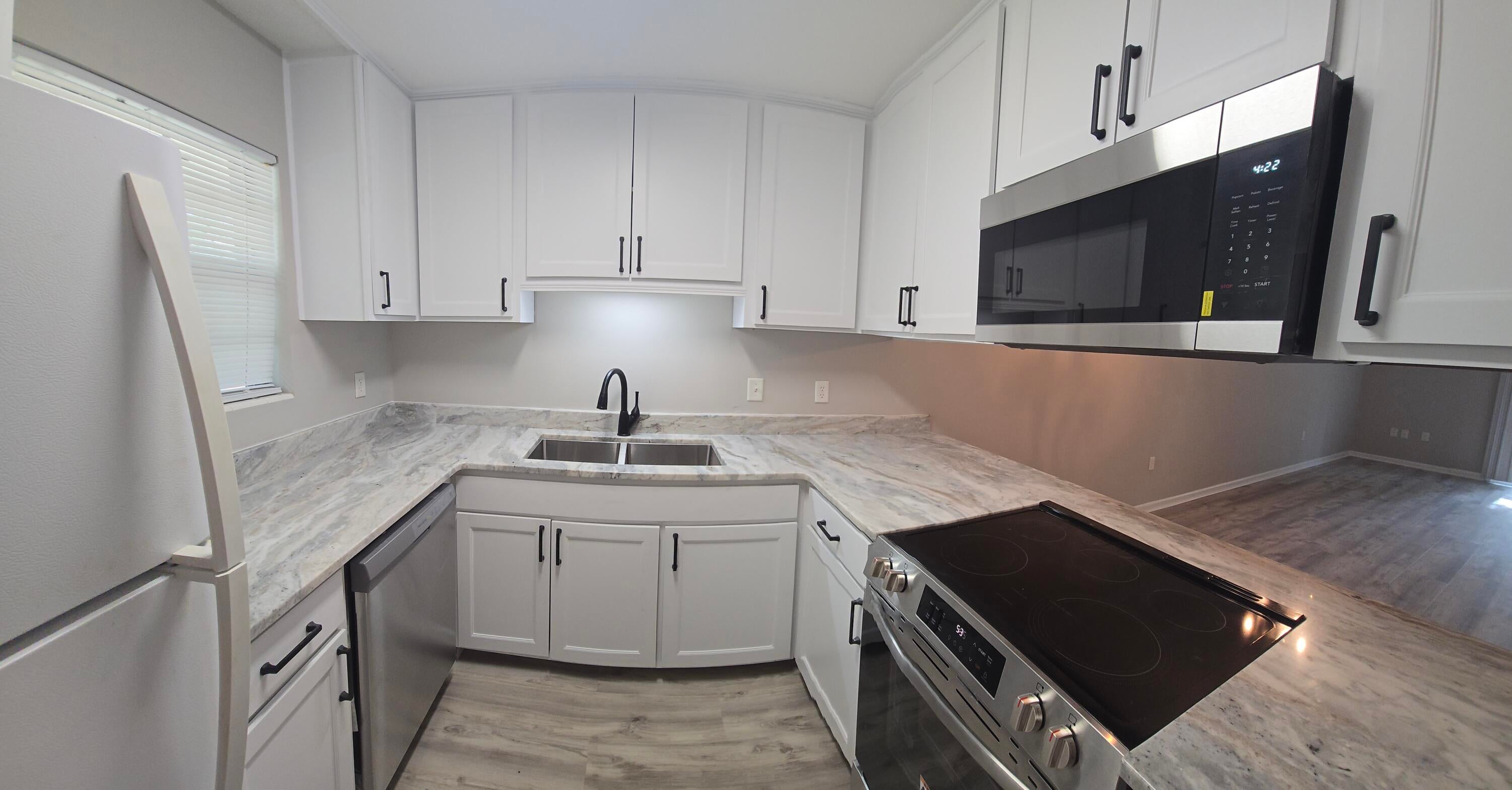 PORT DIXIE - Residential Lease