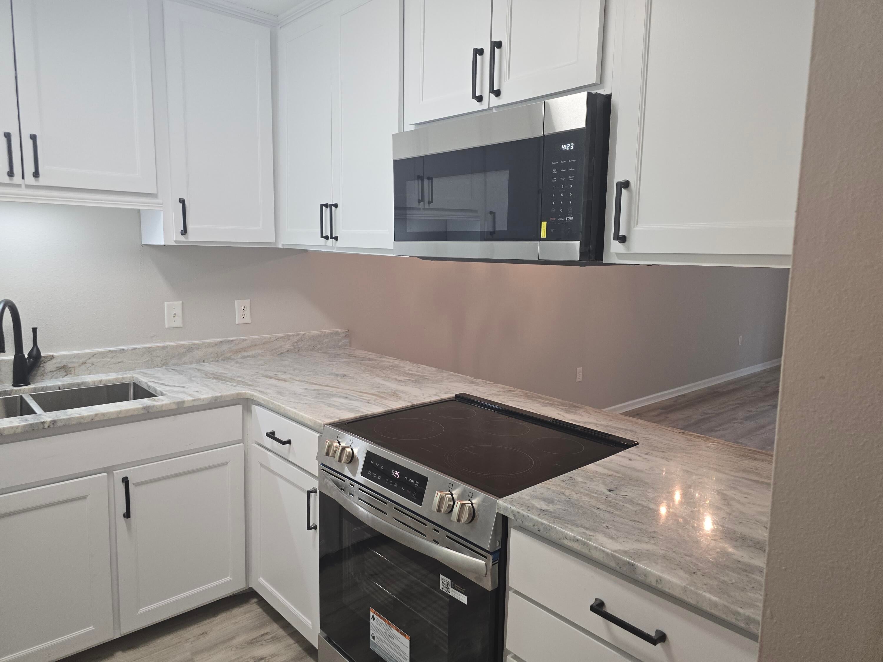 PORT DIXIE - Residential Lease