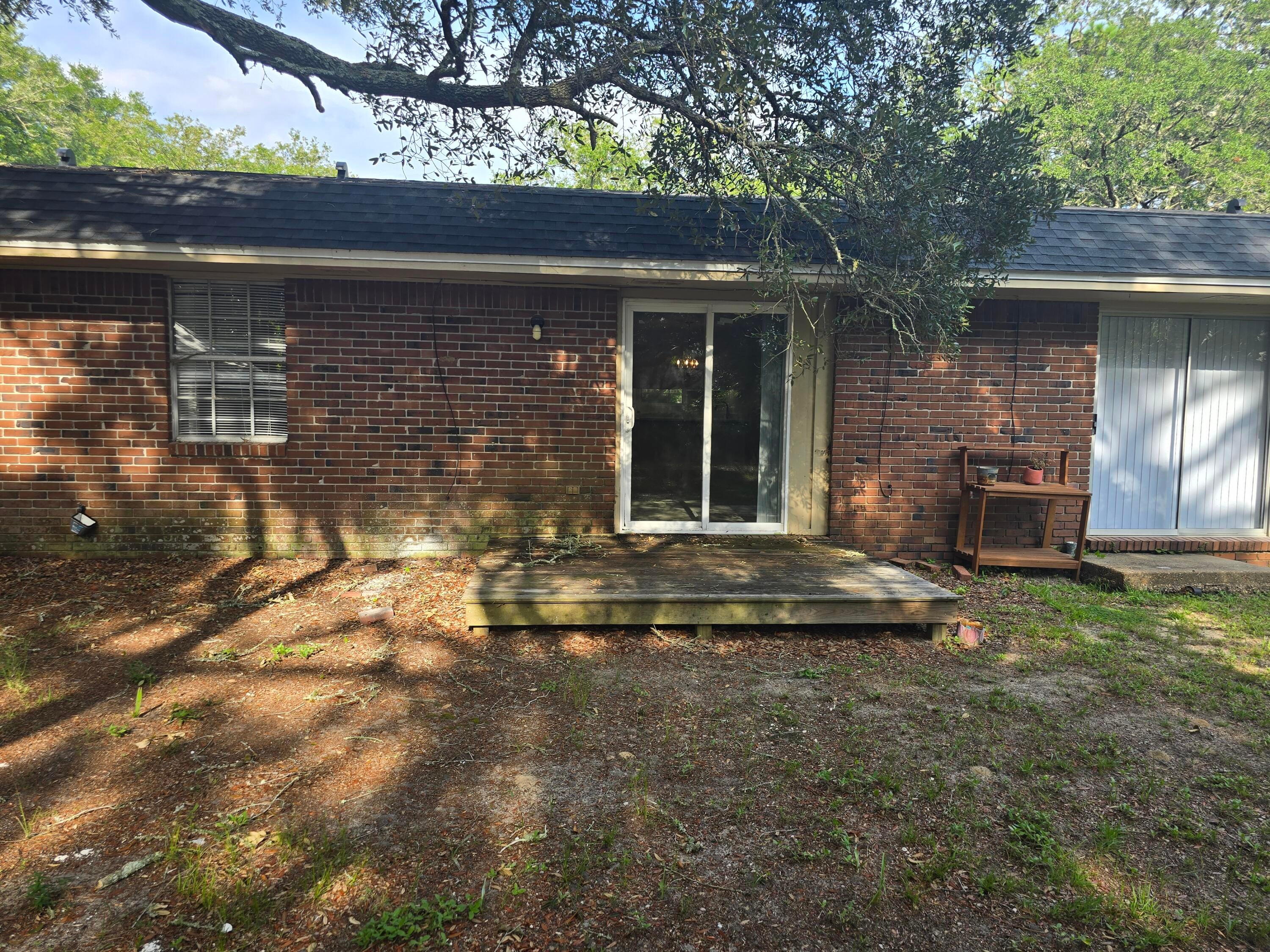 PORT DIXIE - Residential Lease