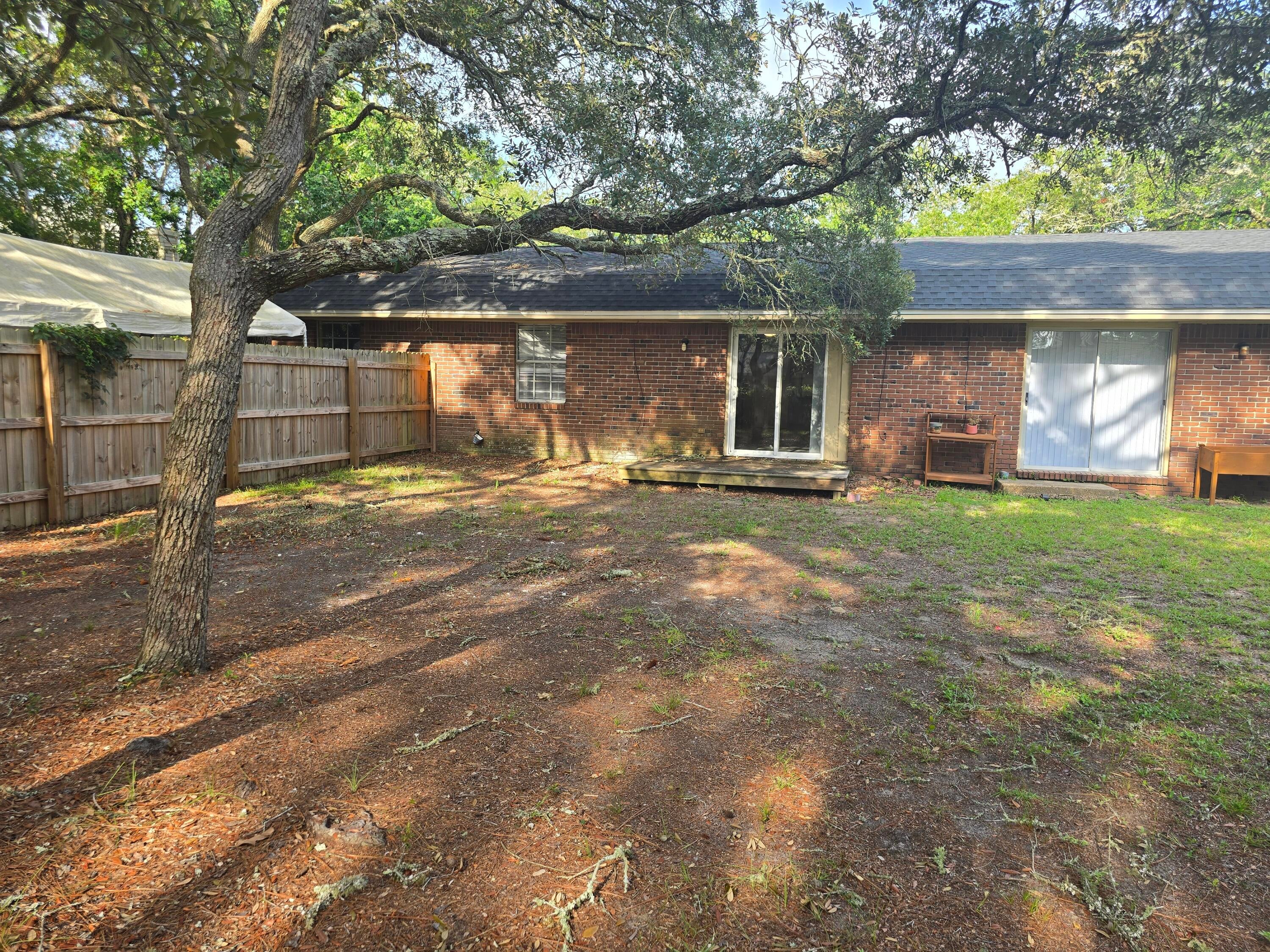 PORT DIXIE - Residential Lease