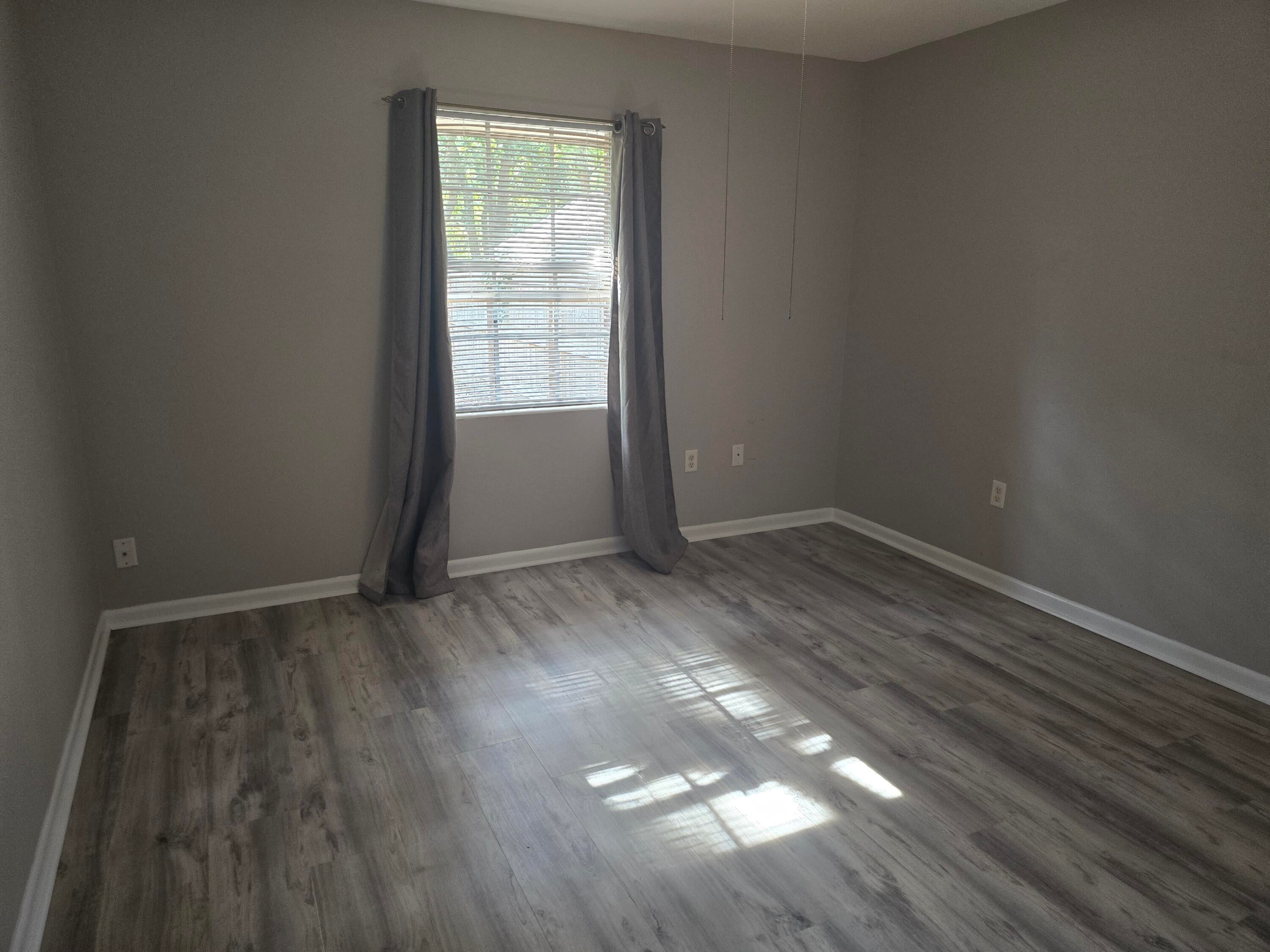PORT DIXIE - Residential Lease