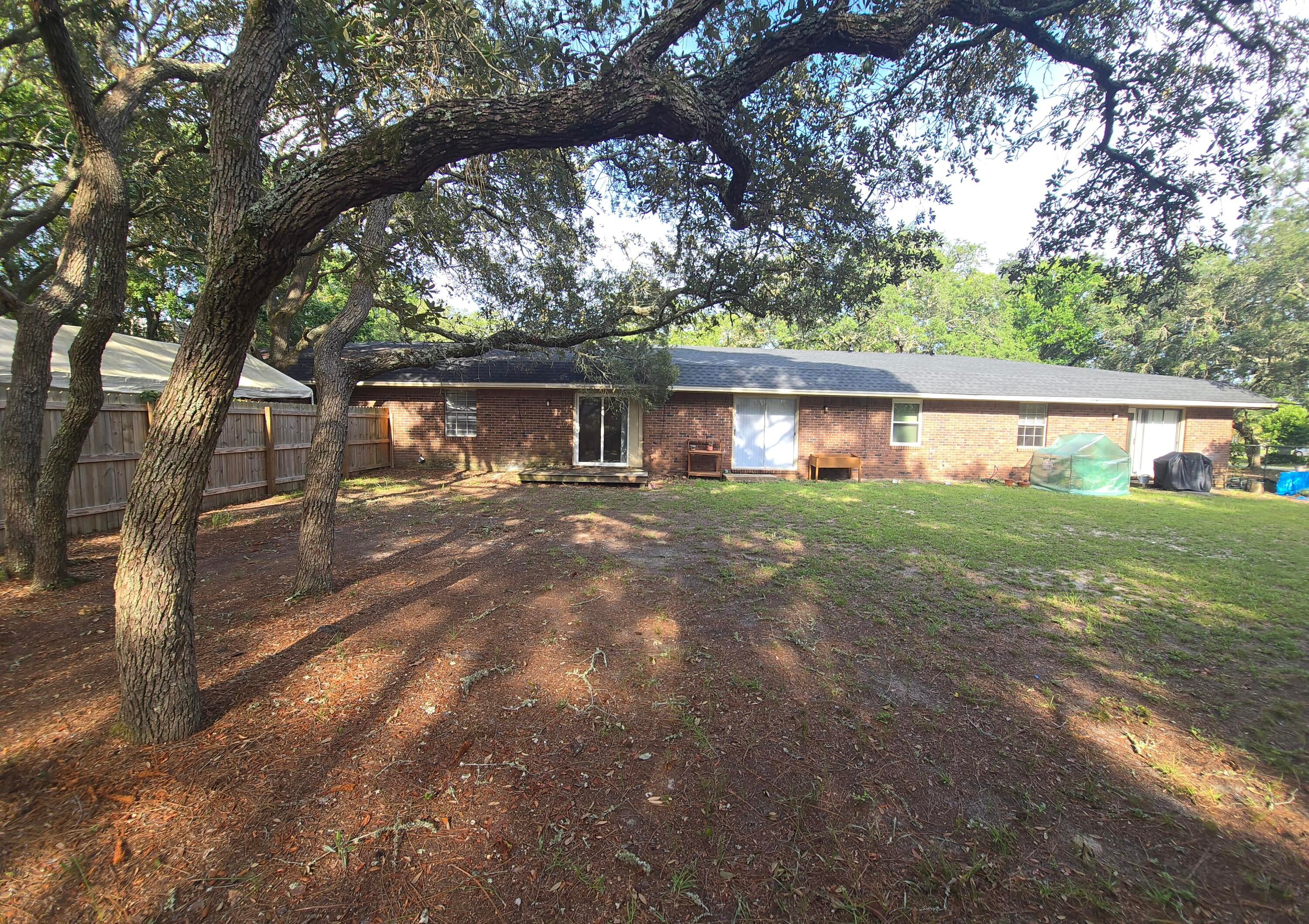 PORT DIXIE - Residential Lease