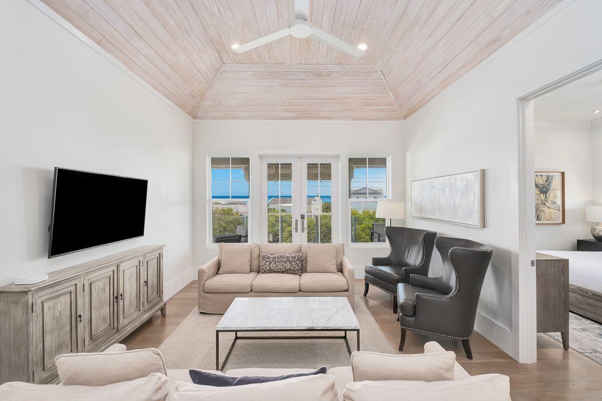 GULF SHORE MANOR - Residential