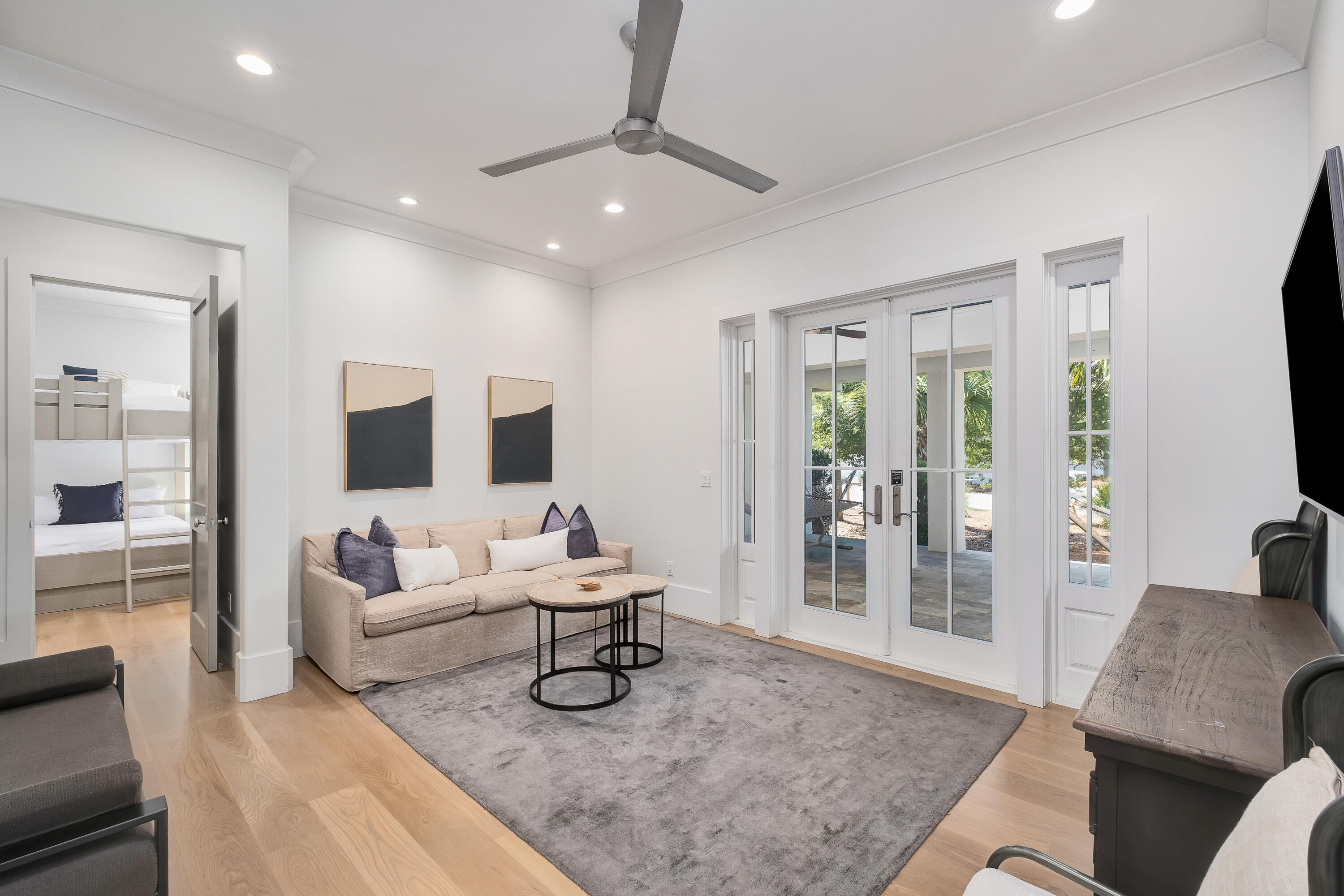 GULF SHORE MANOR - Residential