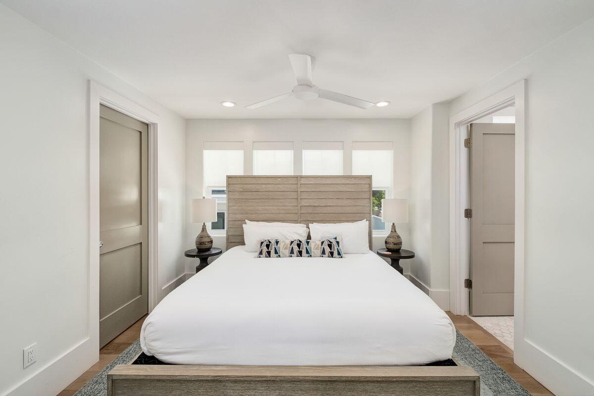 GULF SHORE MANOR - Residential