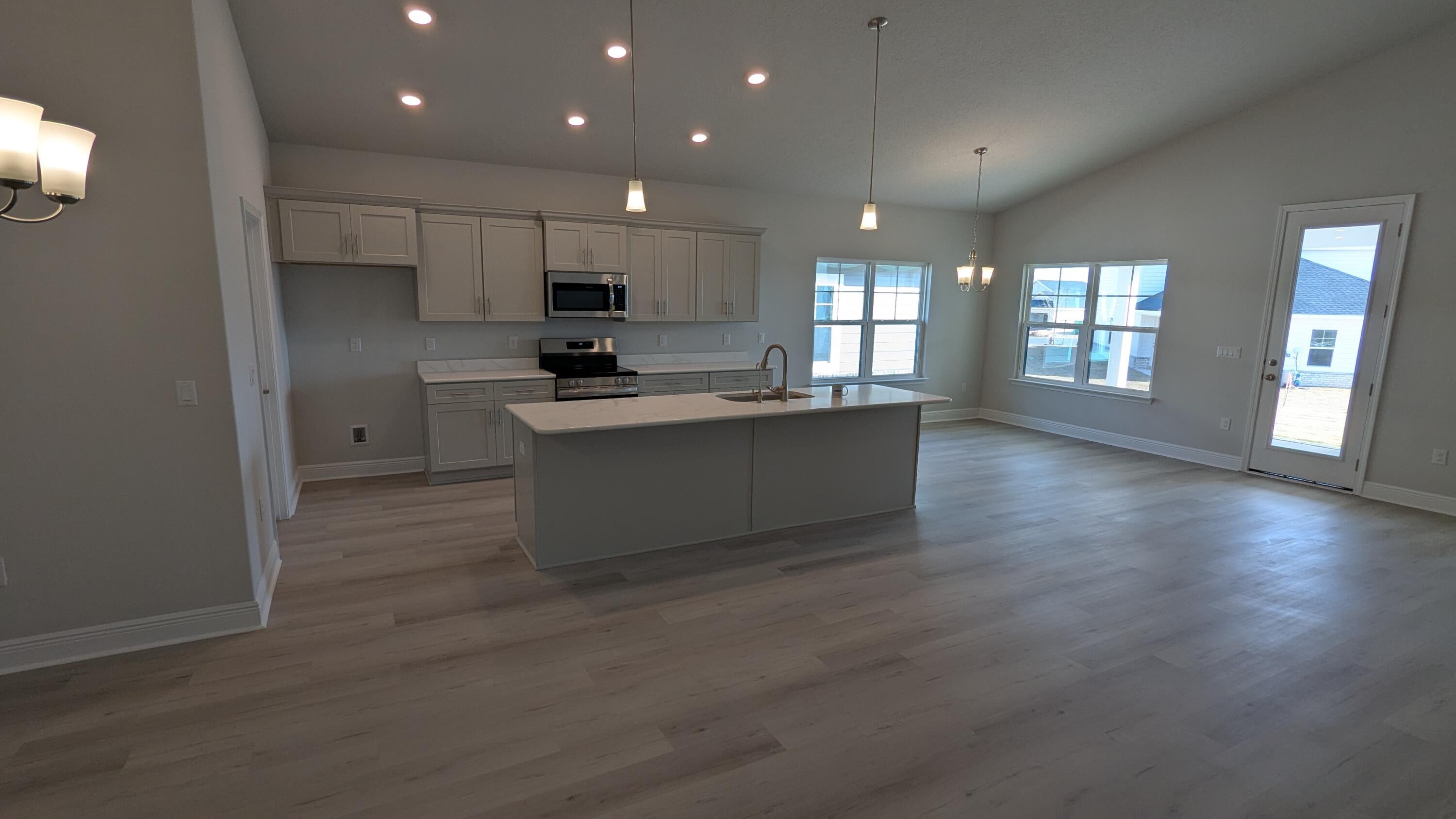 THE BLUFFS AT LAFAYETTE - Residential