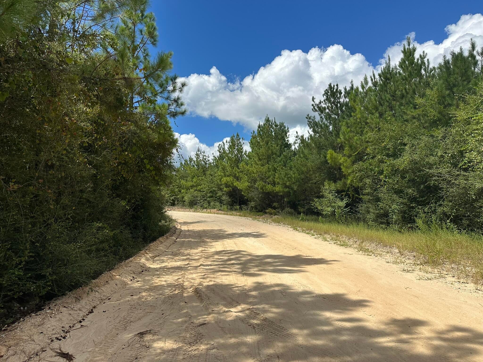 NO RECORDED SUBDIVISION - Land