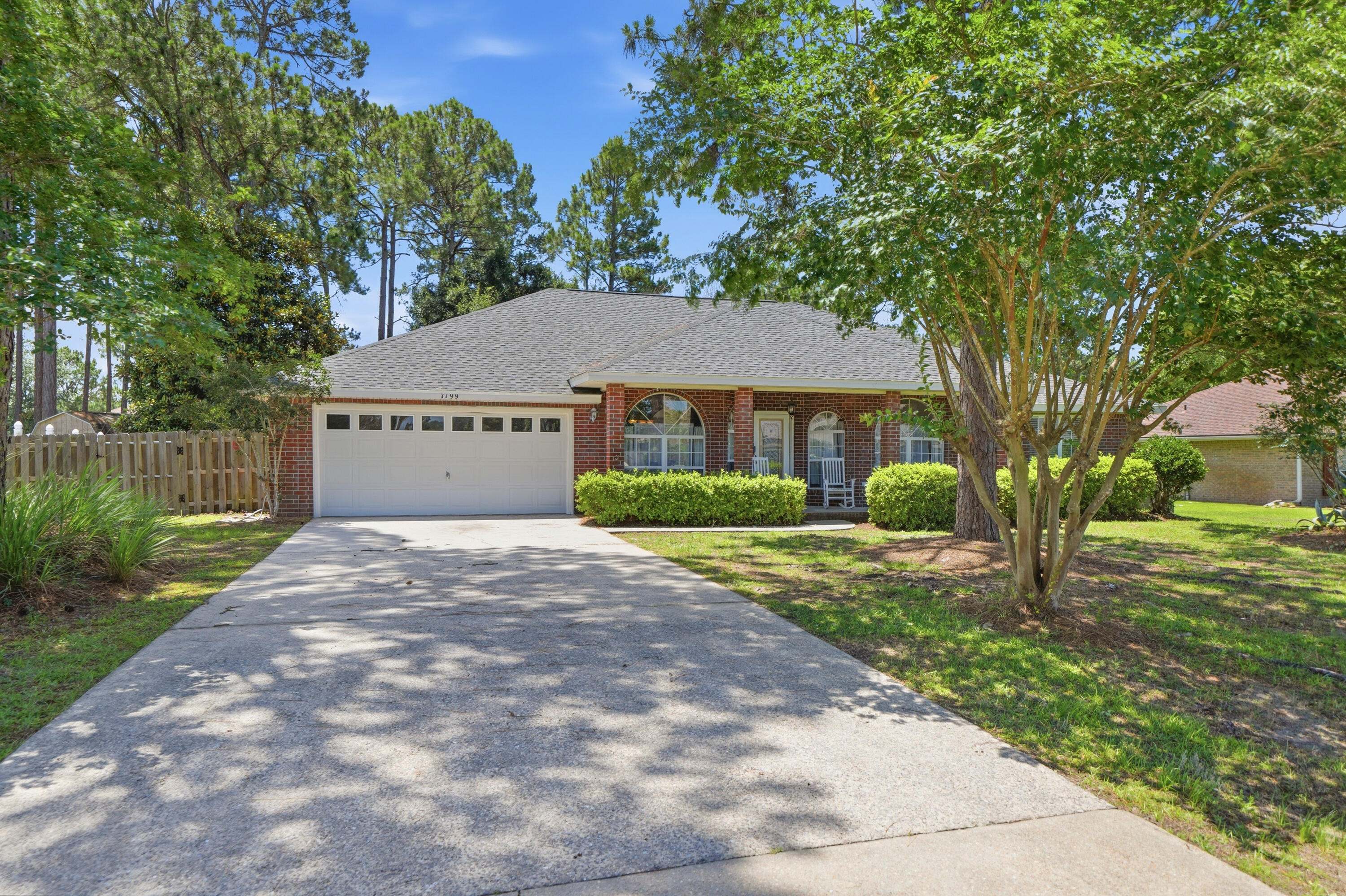 HOLLEY BY THE SEA - Residential