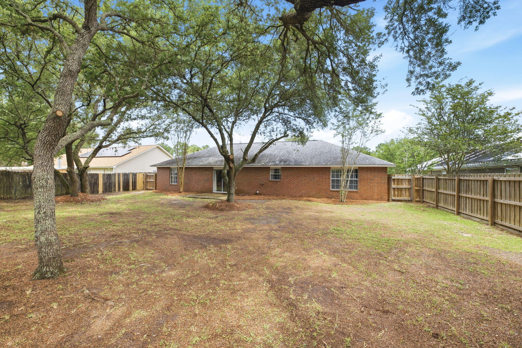 COUNTRY BREEZE EAST - Residential