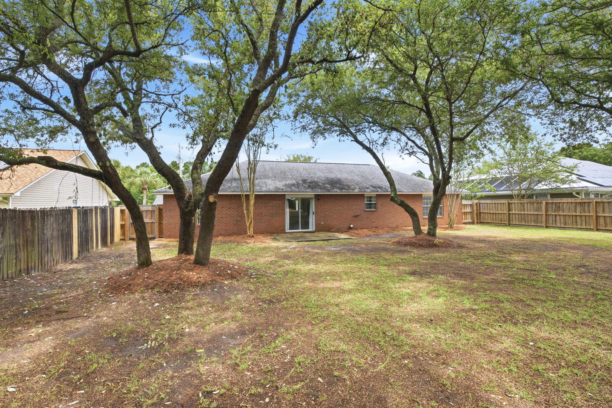COUNTRY BREEZE EAST - Residential