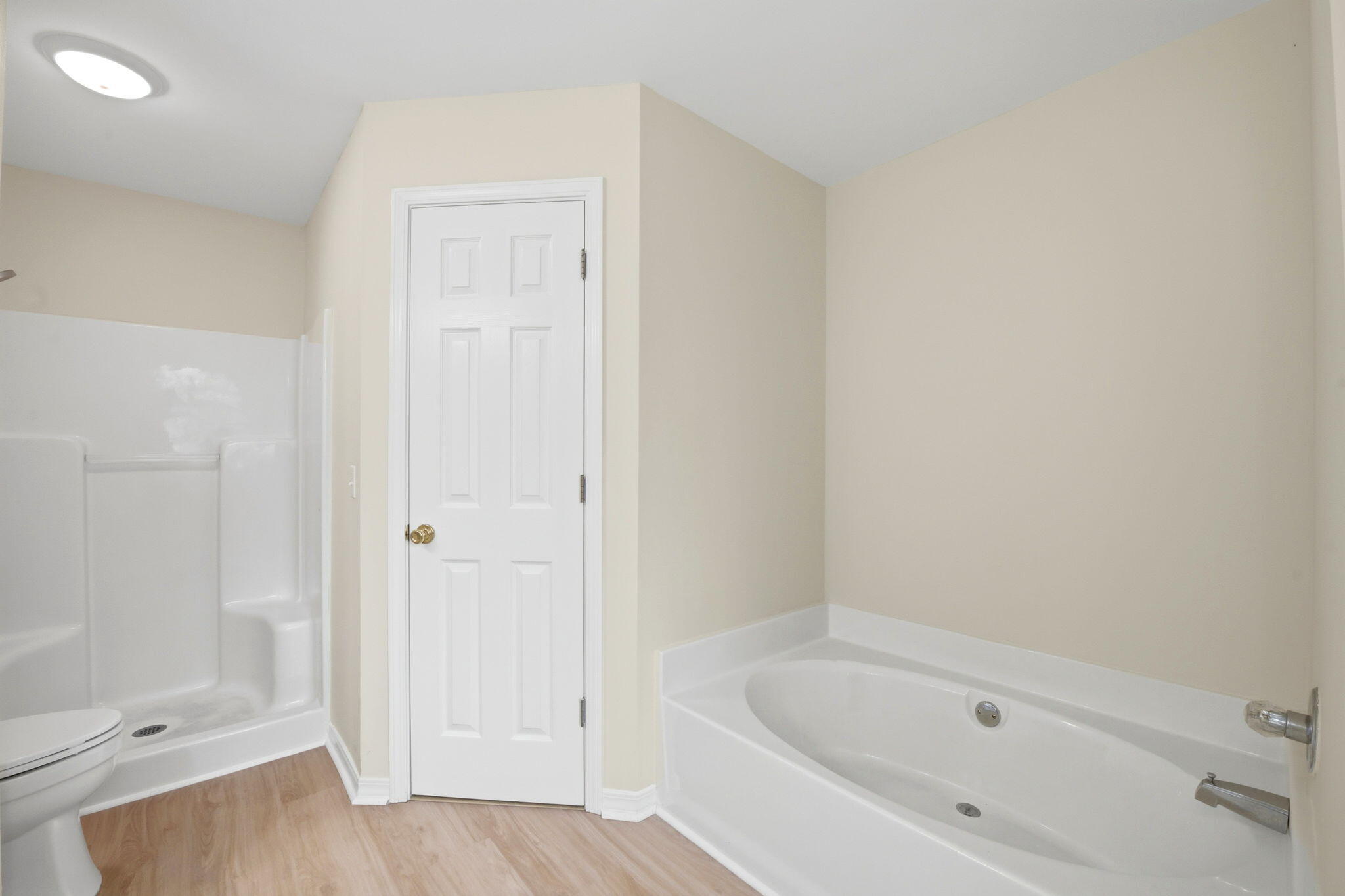 COUNTRY BREEZE EAST - Residential