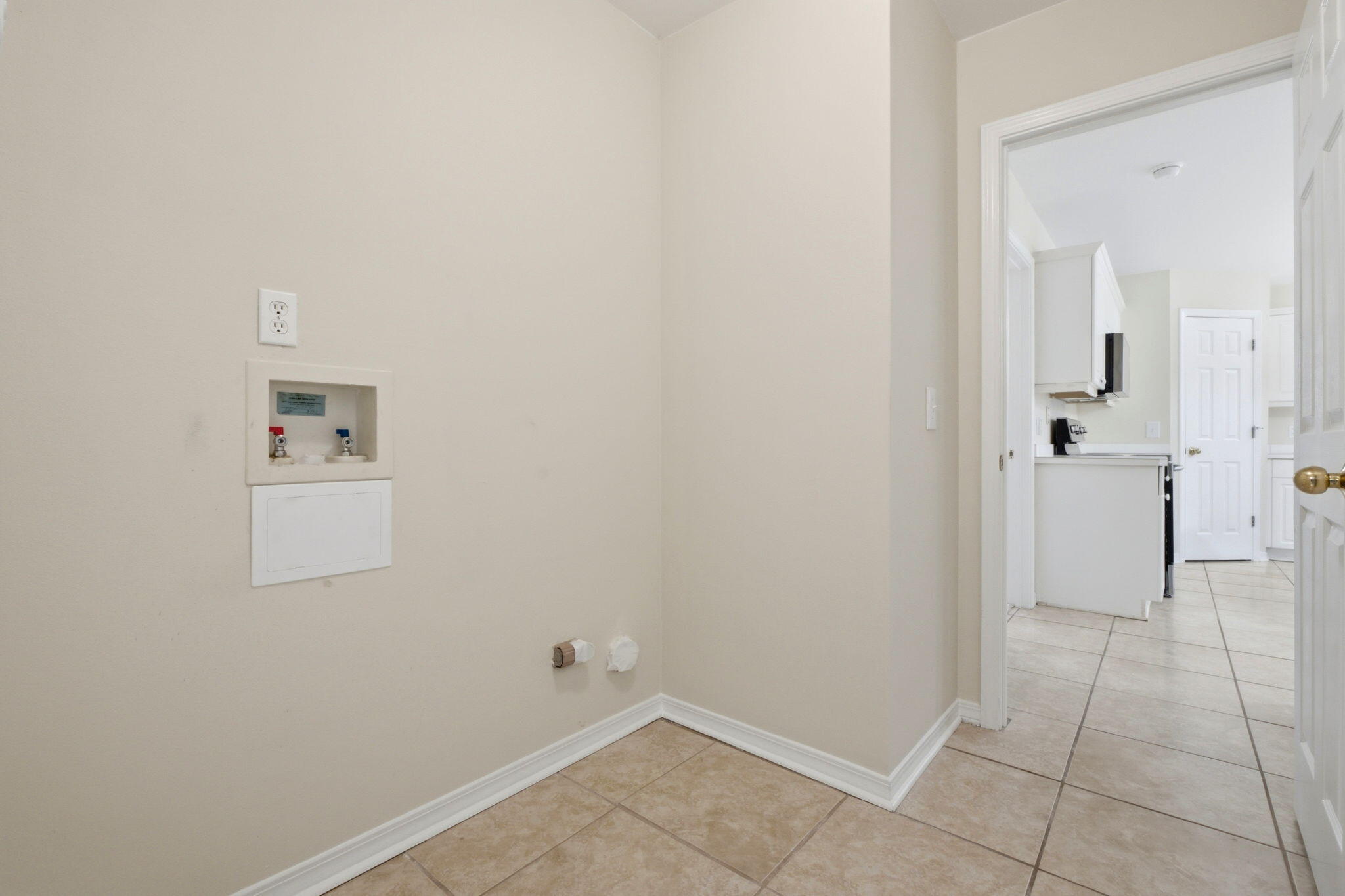 COUNTRY BREEZE EAST - Residential