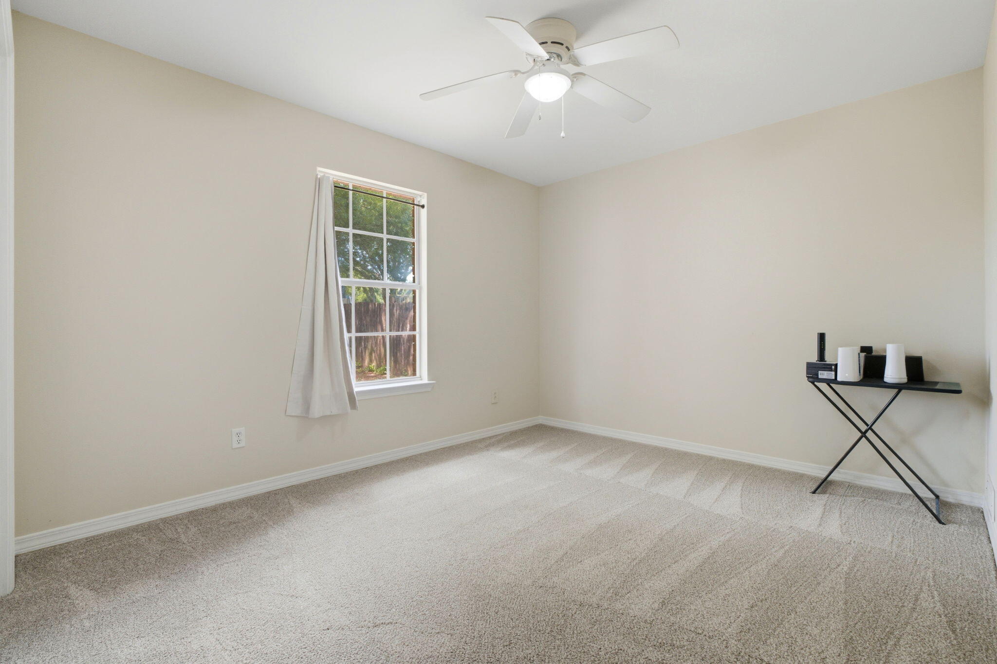 COUNTRY BREEZE EAST - Residential