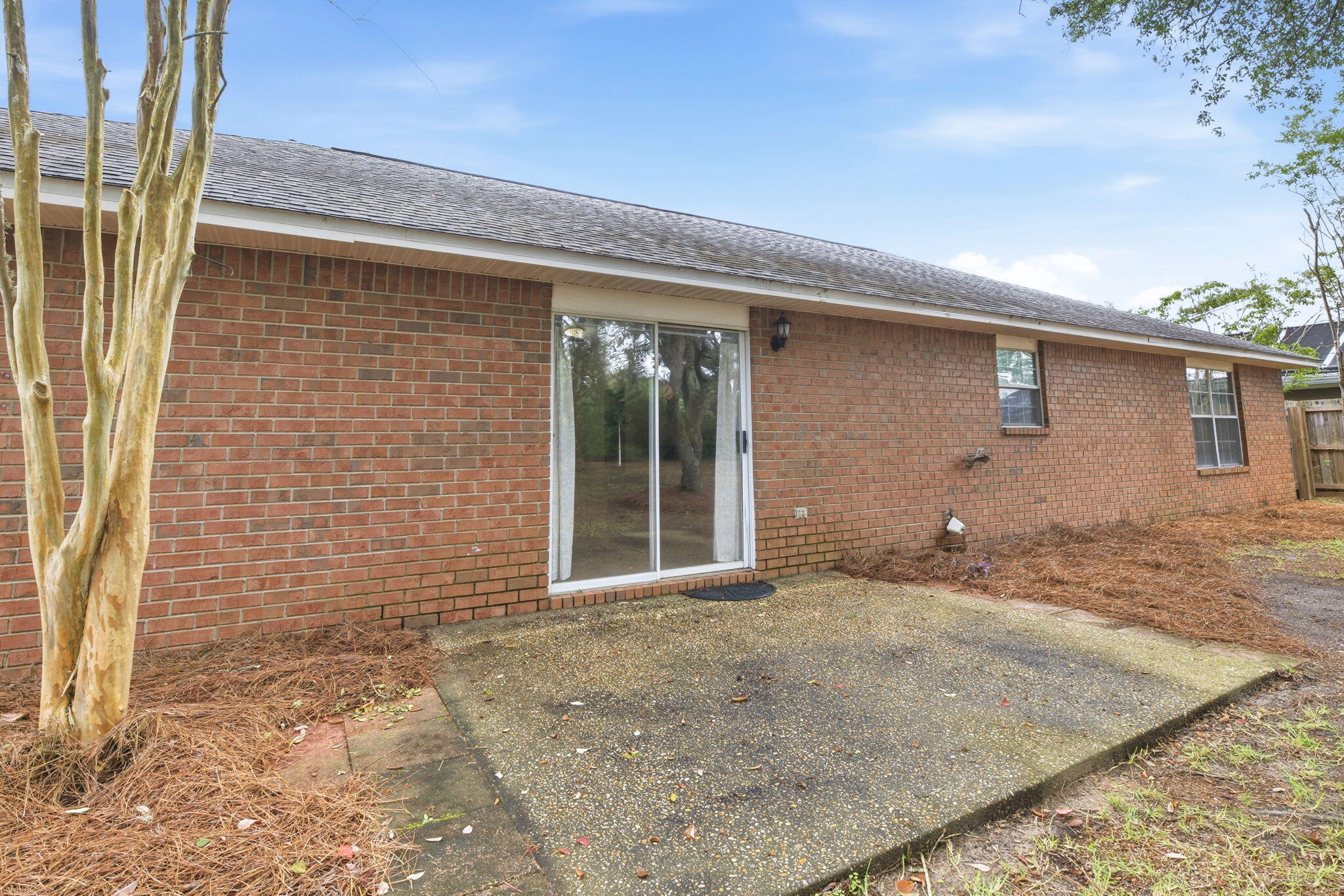 COUNTRY BREEZE EAST - Residential