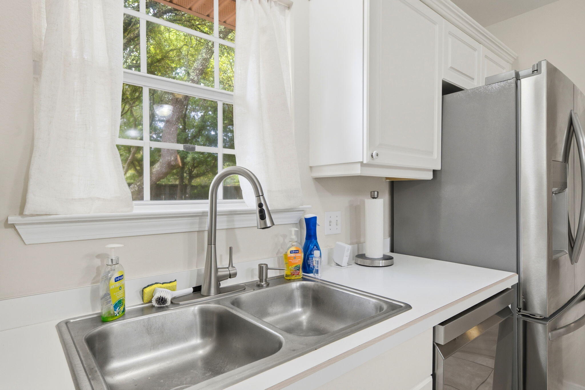 COUNTRY BREEZE EAST - Residential