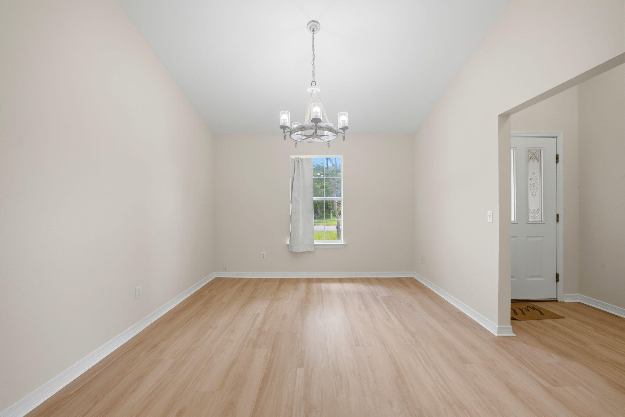 COUNTRY BREEZE EAST - Residential