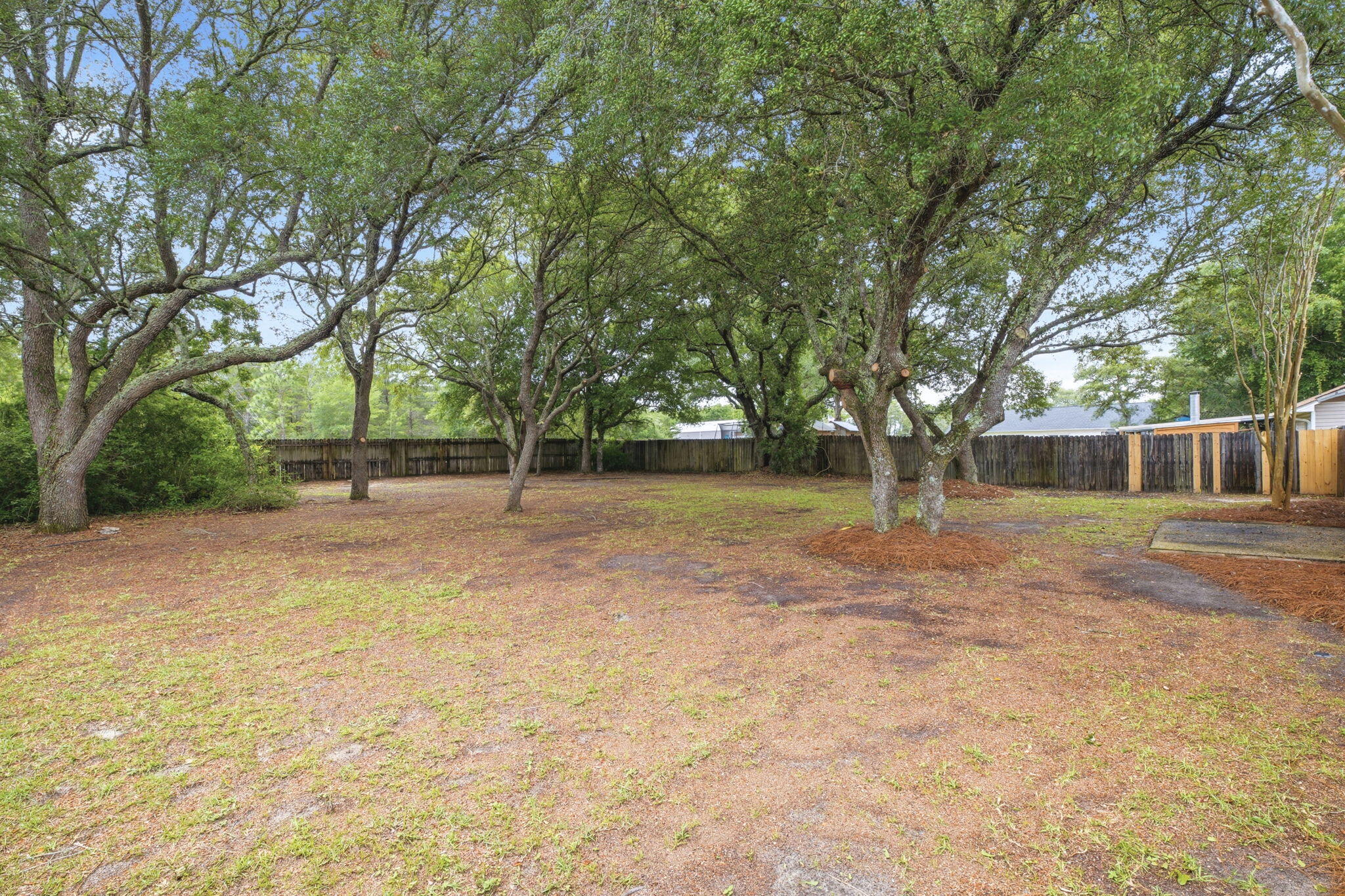 COUNTRY BREEZE EAST - Residential