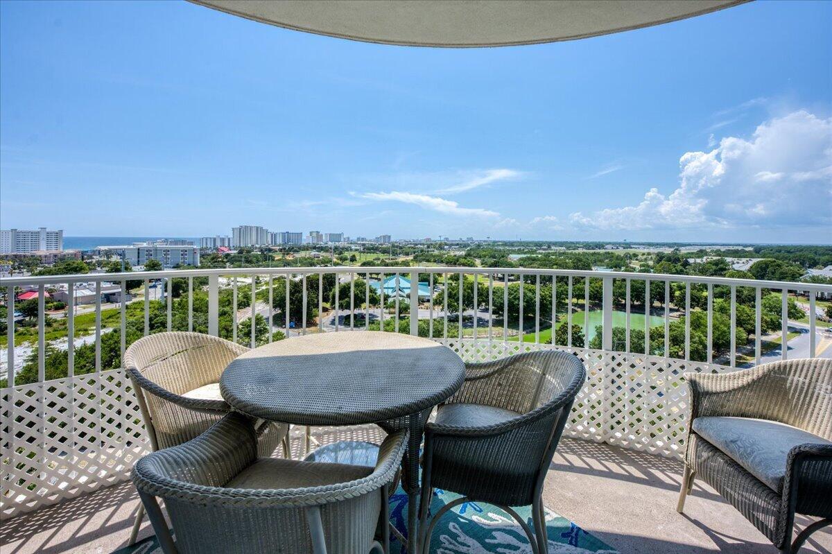 THE PALMS OF DESTIN - Residential