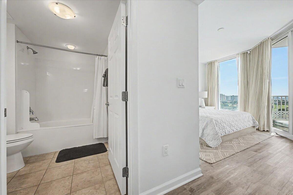 THE PALMS OF DESTIN - Residential