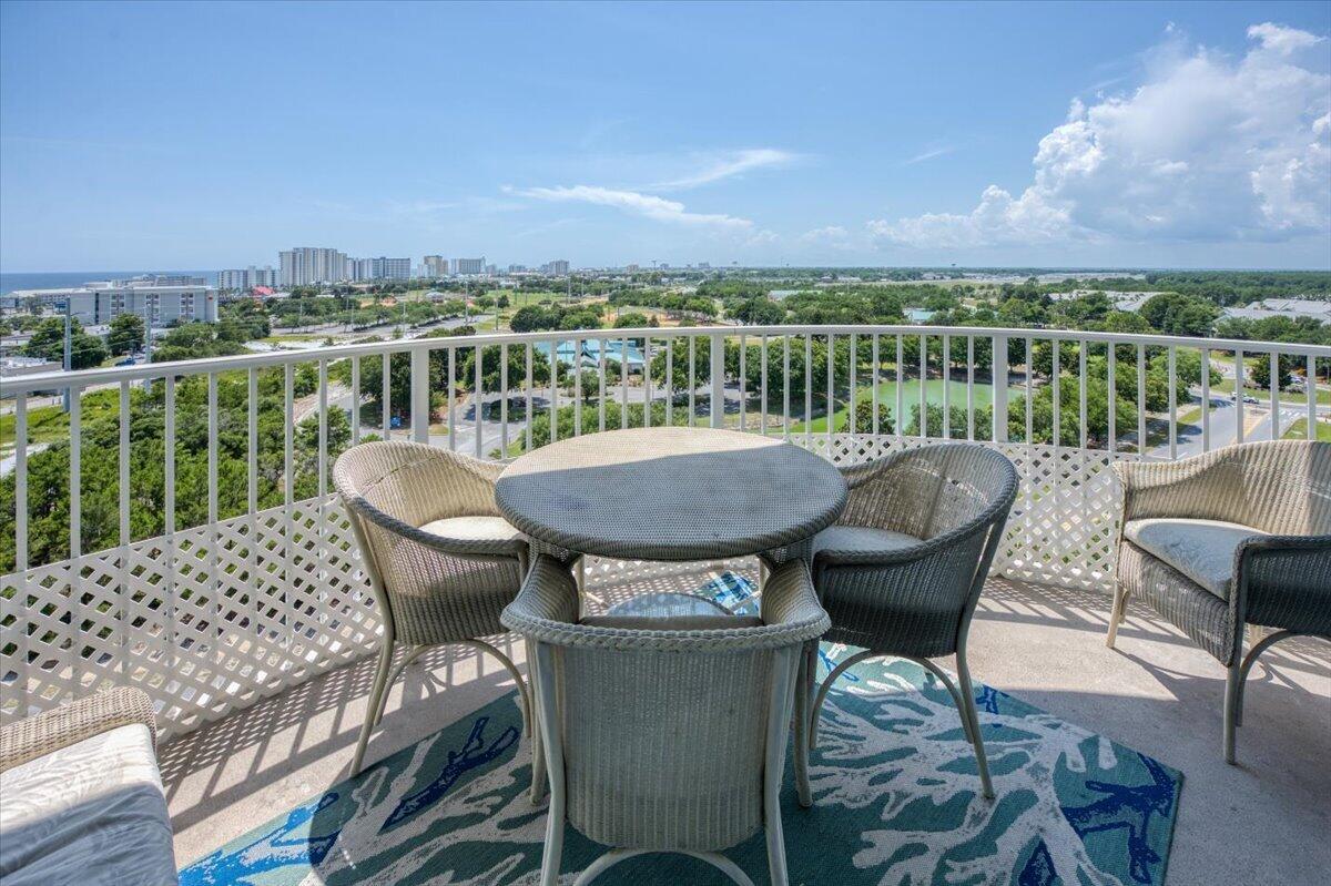 THE PALMS OF DESTIN - Residential