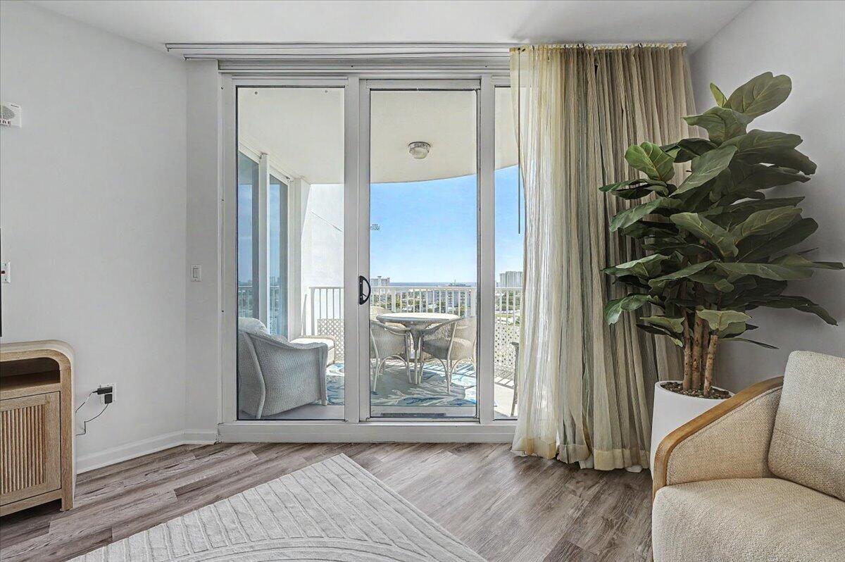THE PALMS OF DESTIN - Residential