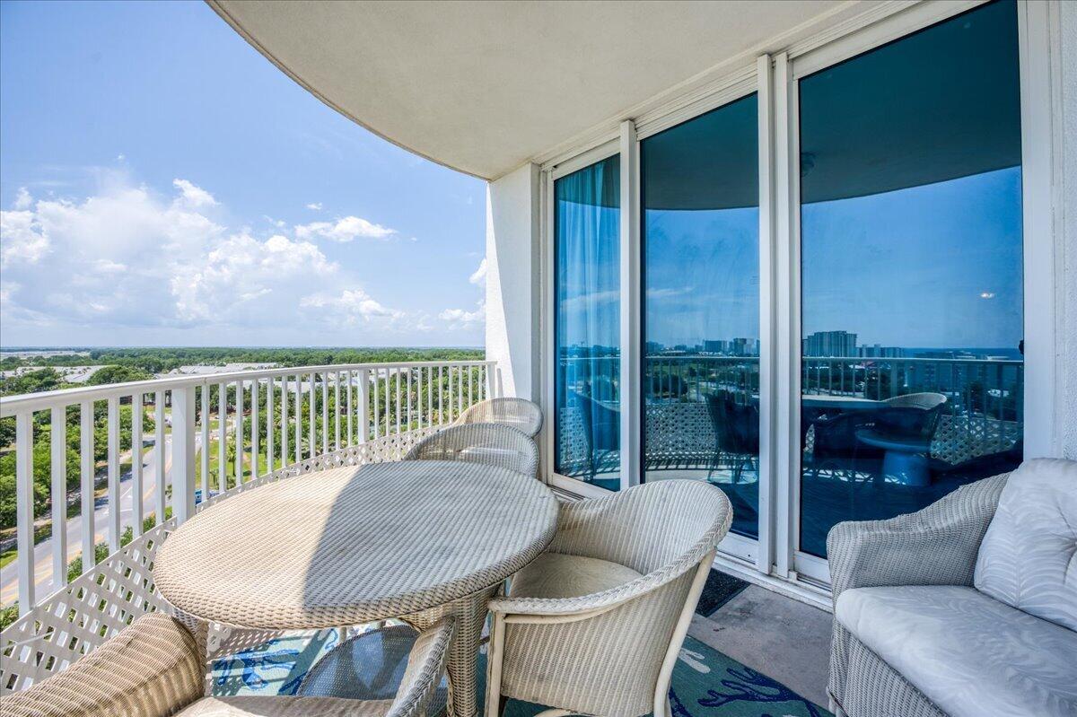 THE PALMS OF DESTIN - Residential