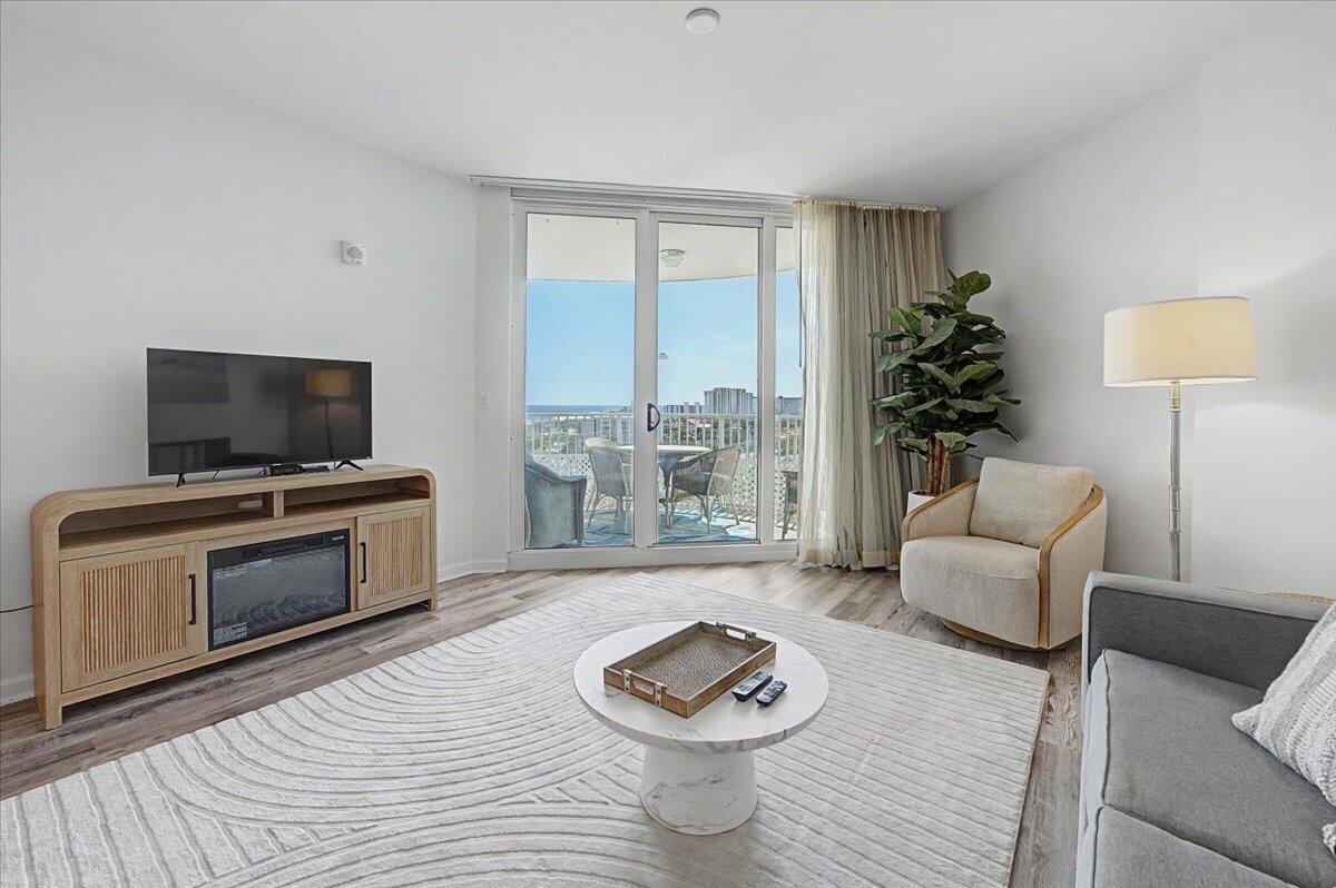 THE PALMS OF DESTIN - Residential