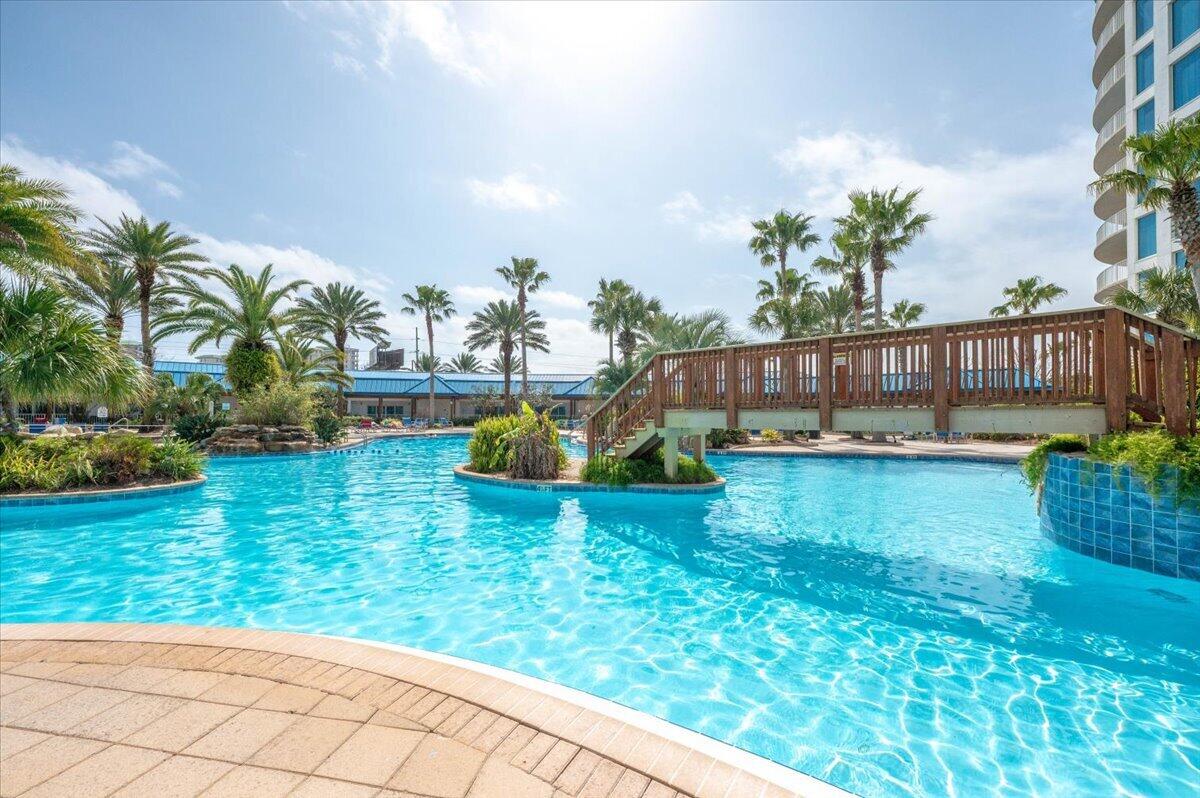 THE PALMS OF DESTIN - Residential