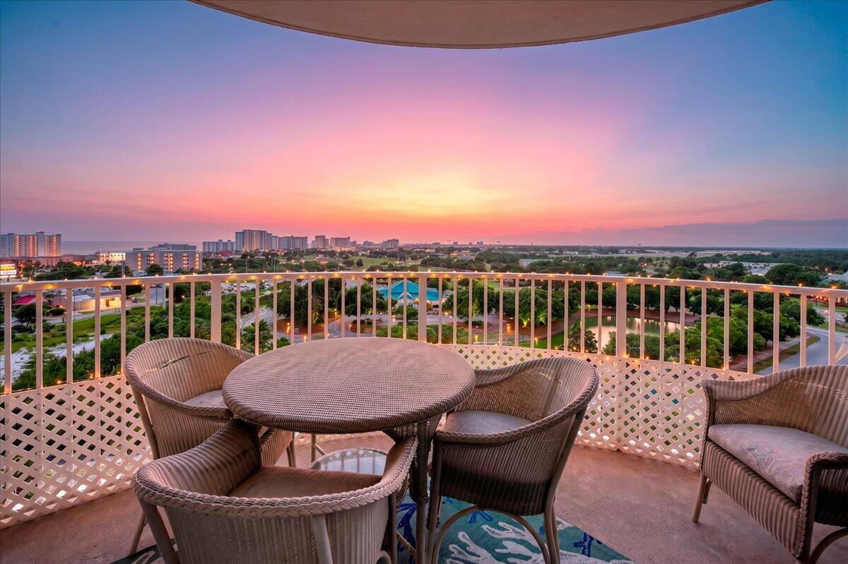 THE PALMS OF DESTIN - Residential