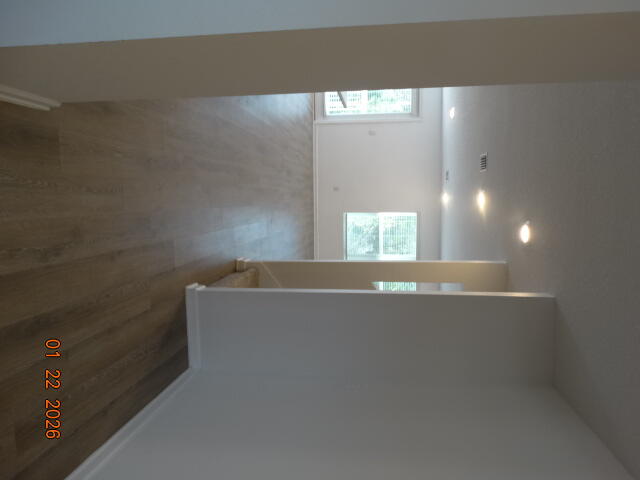 LAKERIDGE EST - Residential Lease
