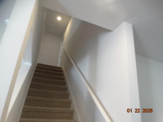 LAKERIDGE EST - Residential Lease