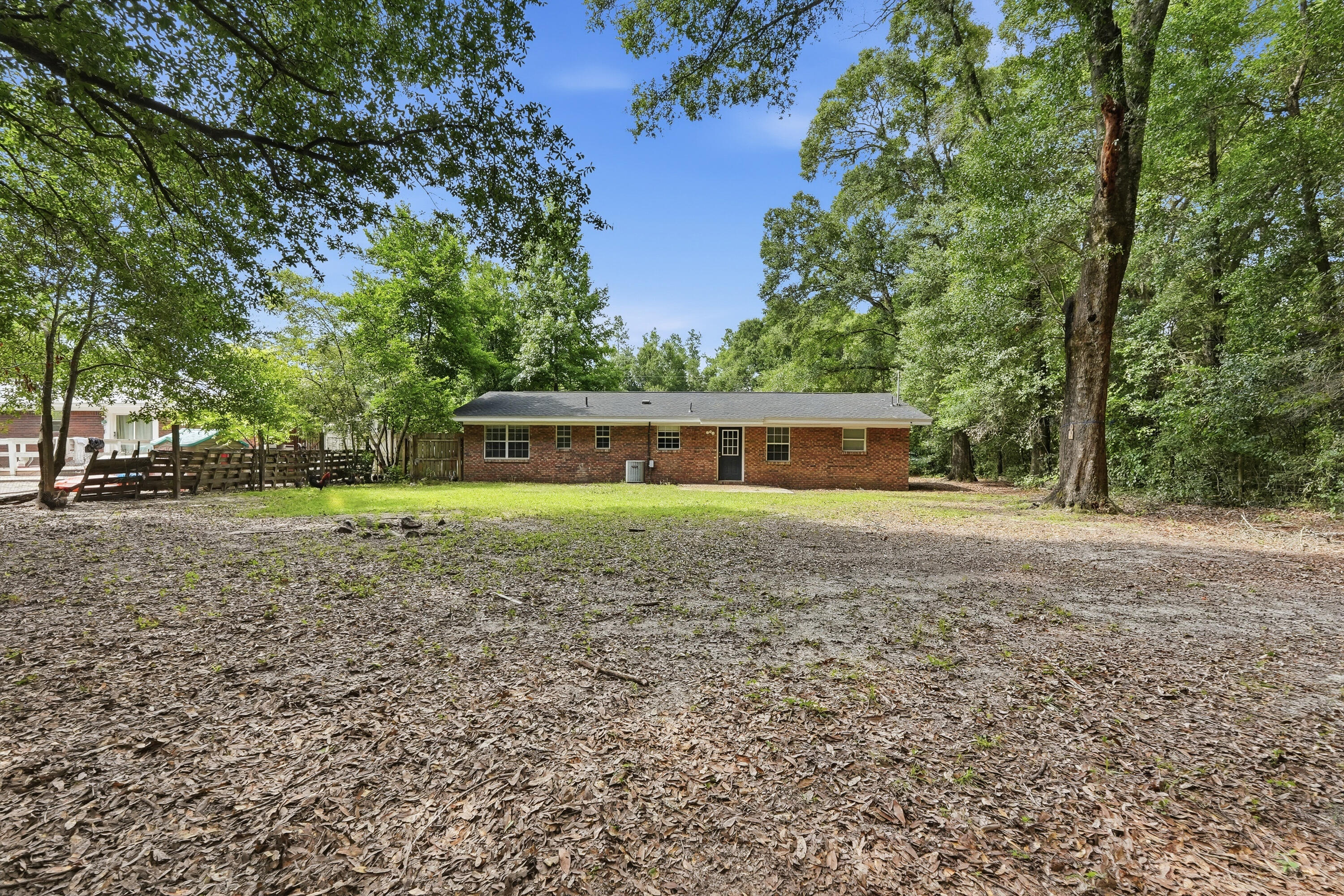 METES & BOUNDS - Residential Lease