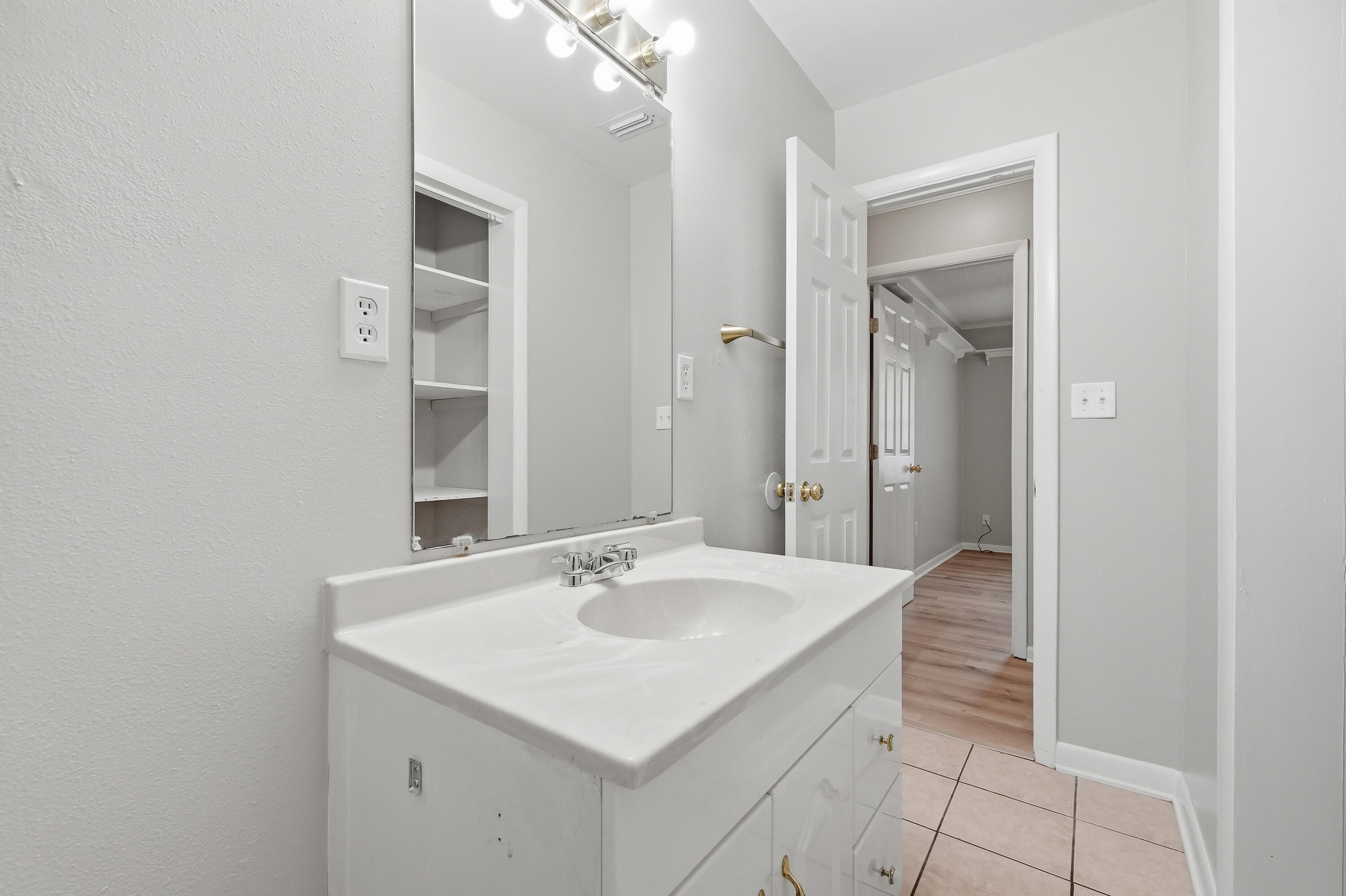 METES & BOUNDS - Residential Lease