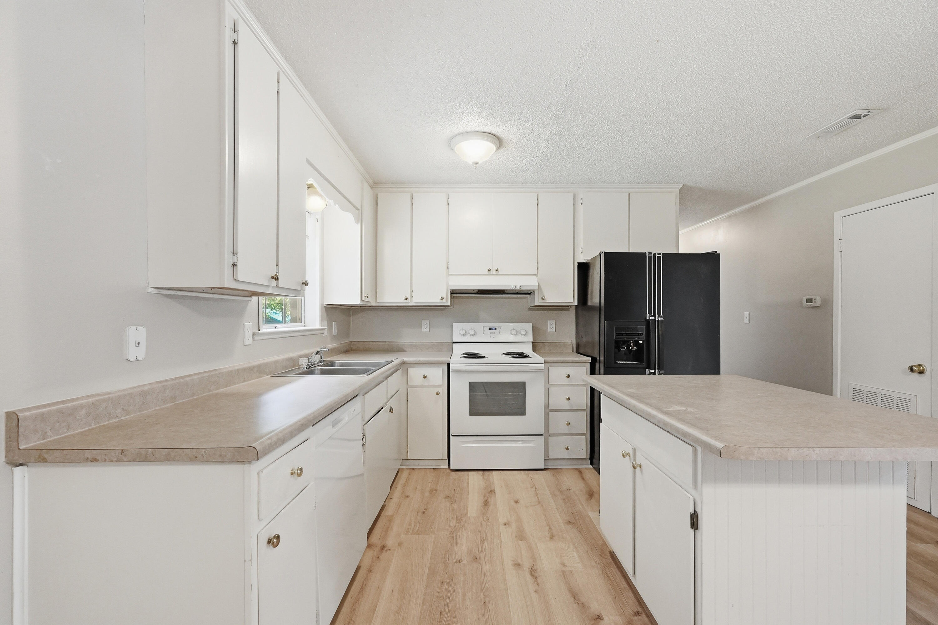 METES & BOUNDS - Residential Lease
