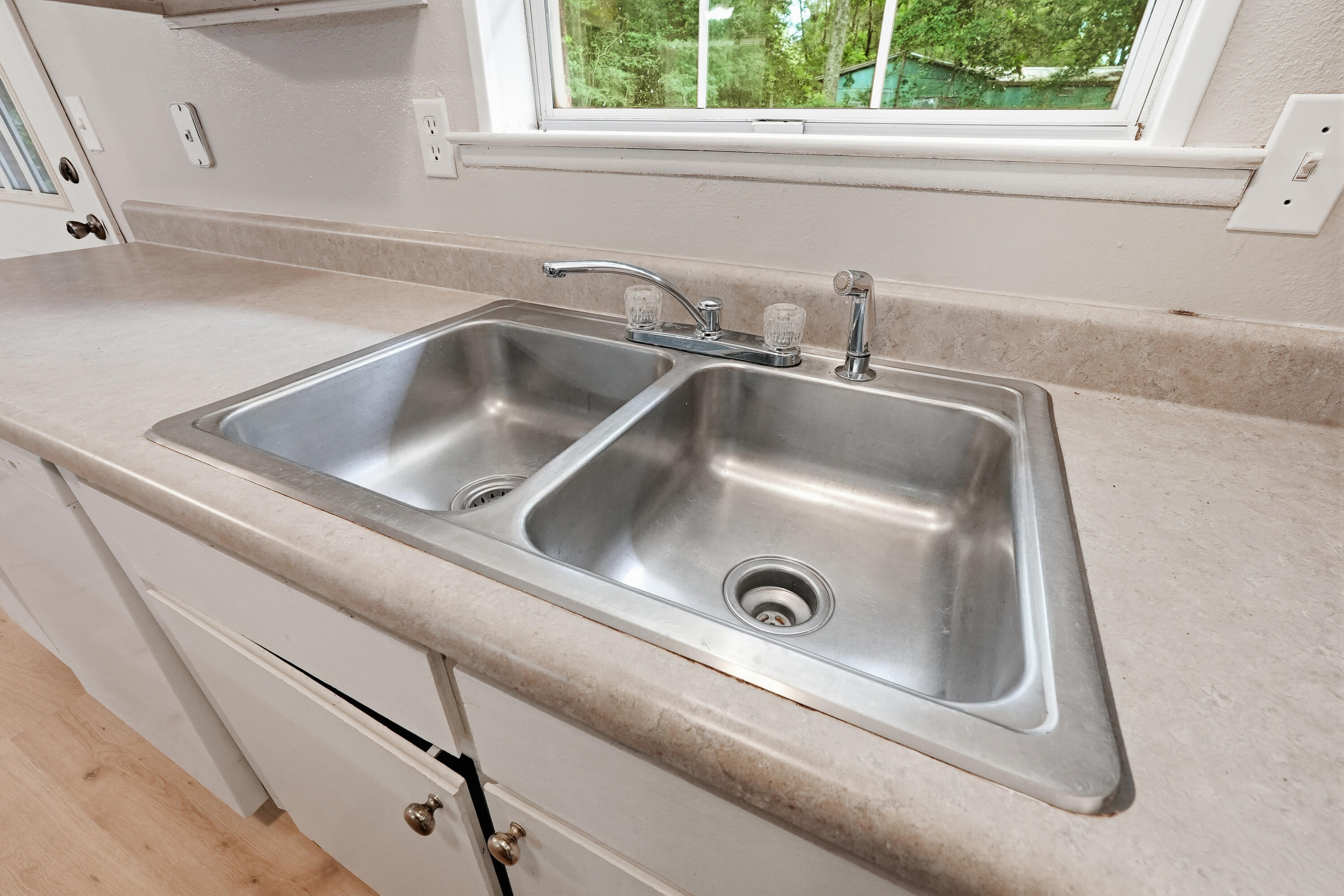 METES & BOUNDS - Residential Lease