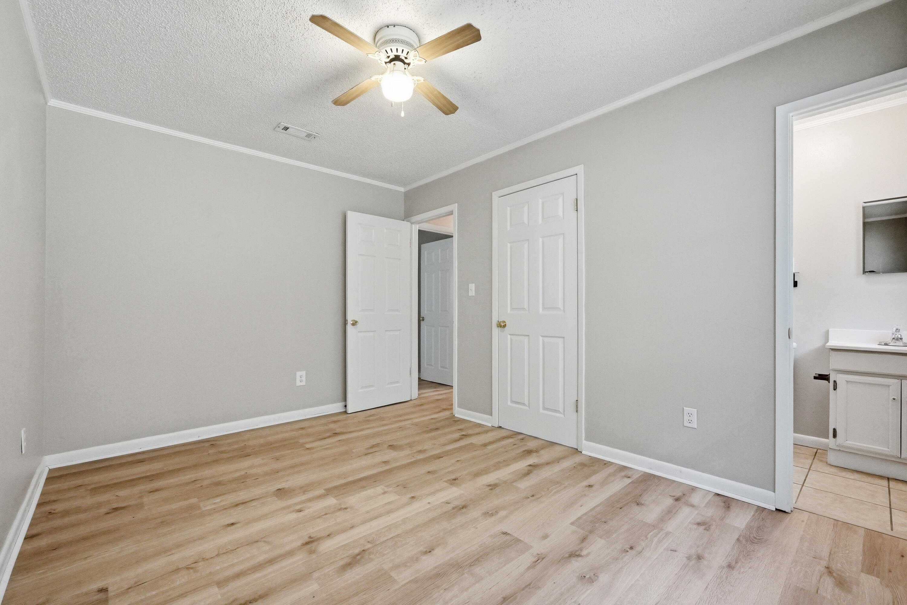 METES & BOUNDS - Residential Lease