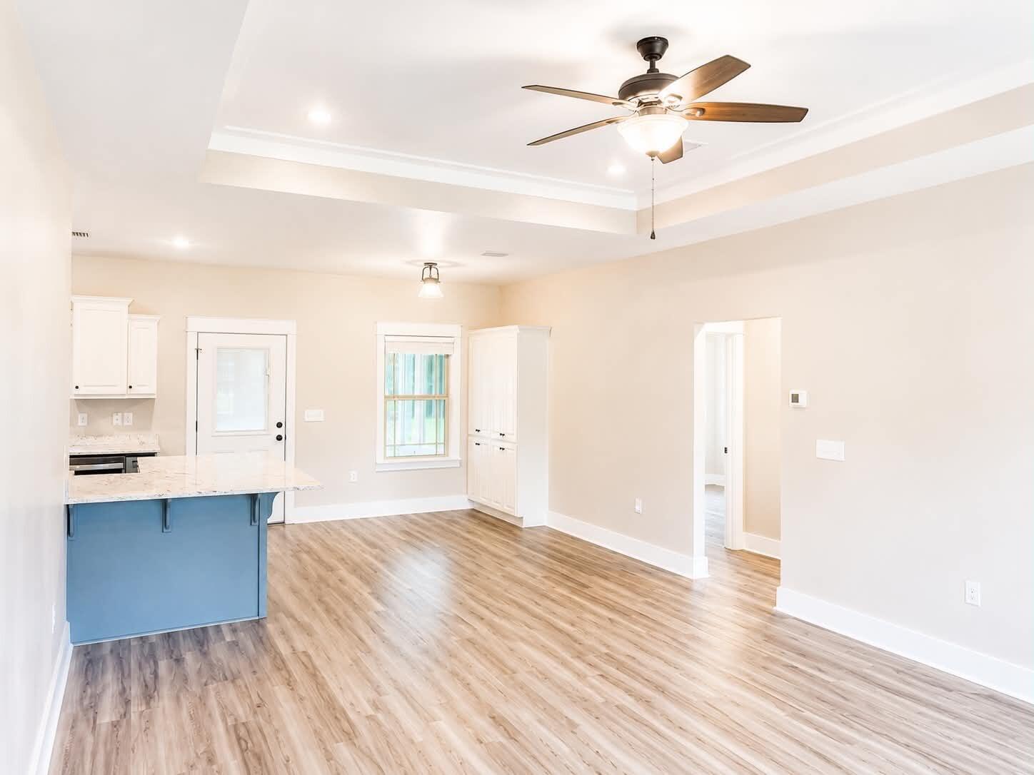HUNTERS CREEK - Residential
