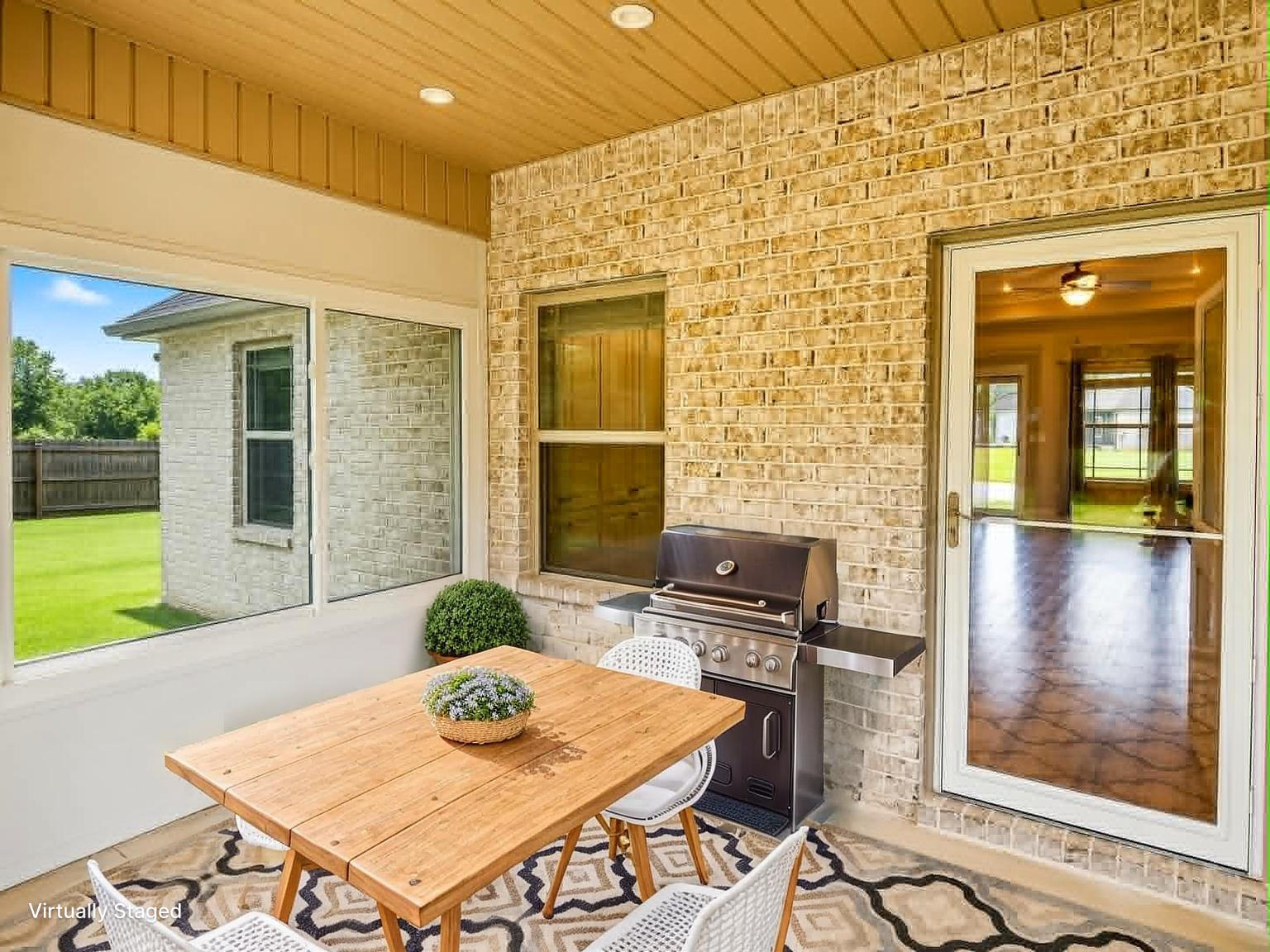HUNTERS CREEK - Residential