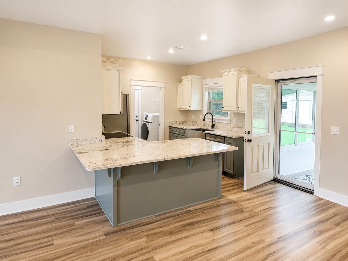 HUNTERS CREEK - Residential