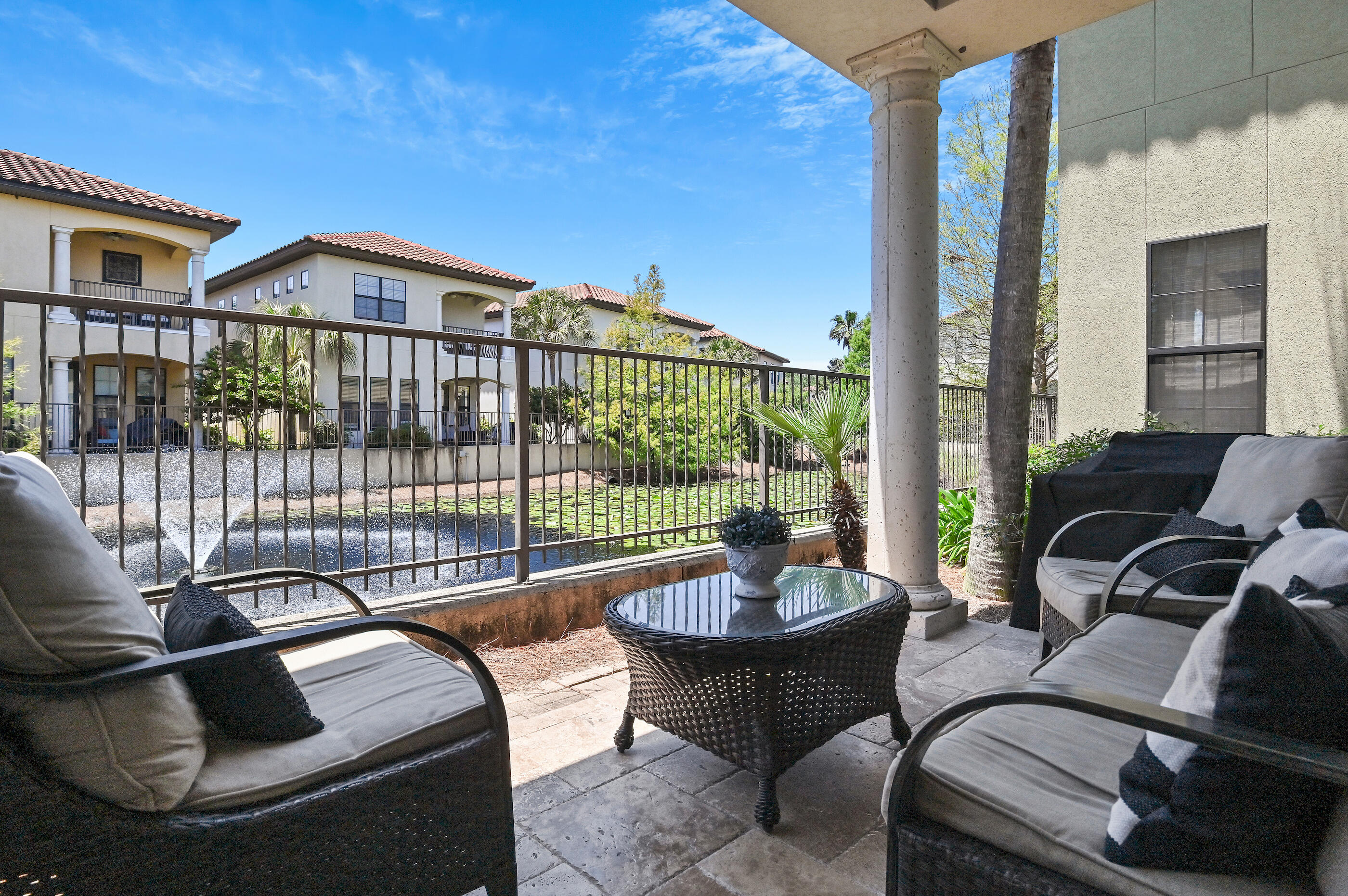VILLA LAGO - Residential