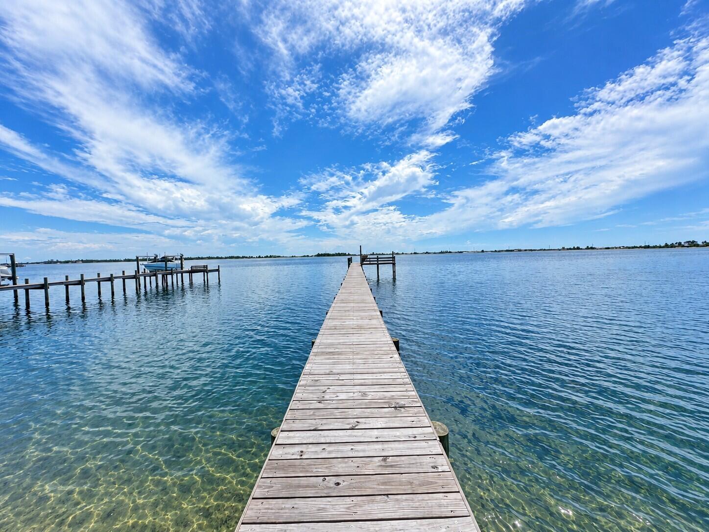 SPARKLING WATERS - Land
