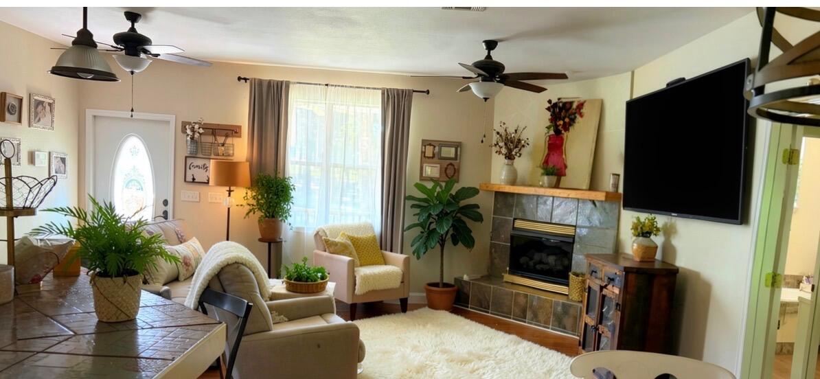 DEFUNIAK COUNTRY CLUB ESTATES - Residential Lease