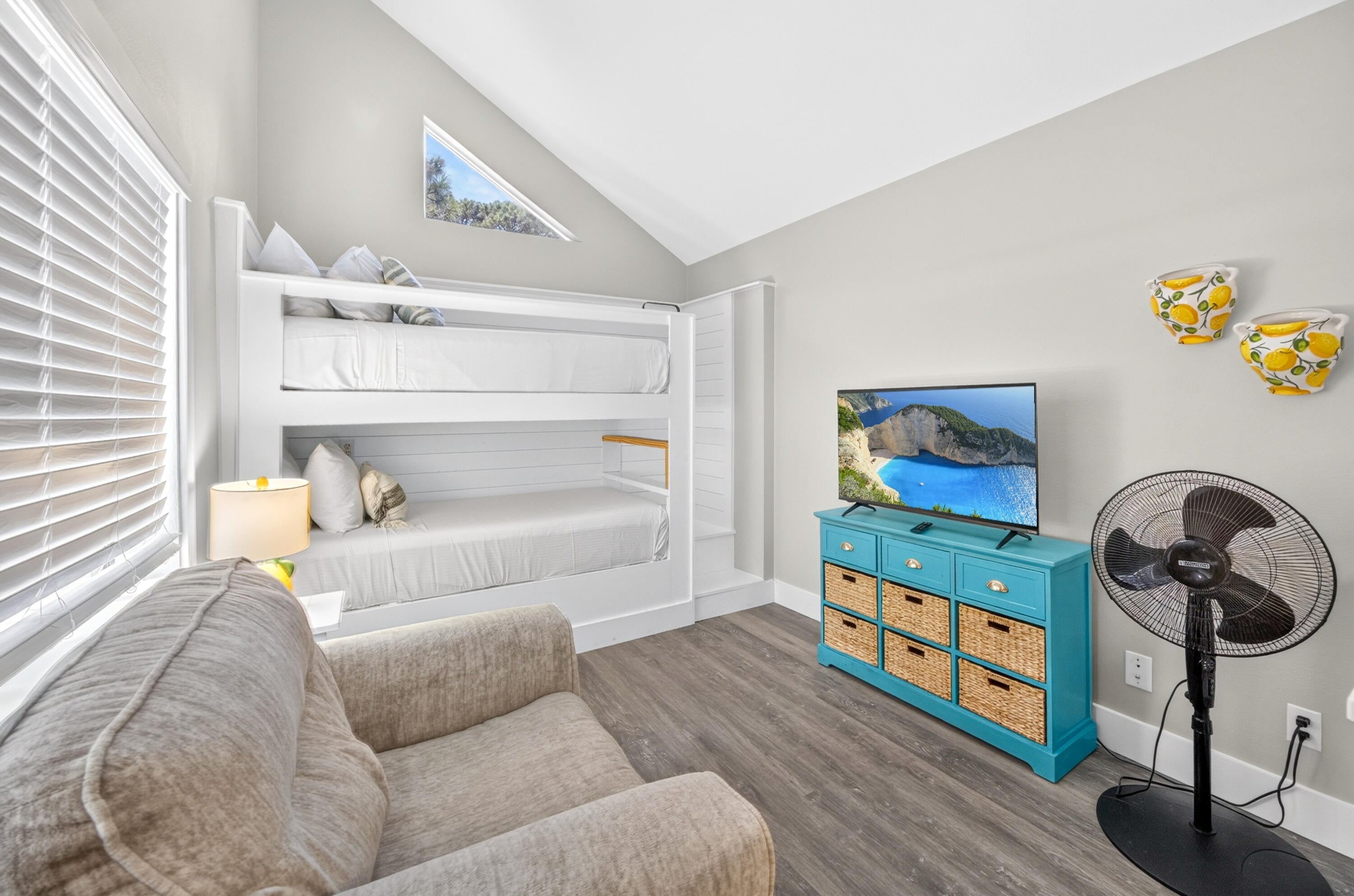 LINKSIDE VILLAGE UNIT 1 - Residential