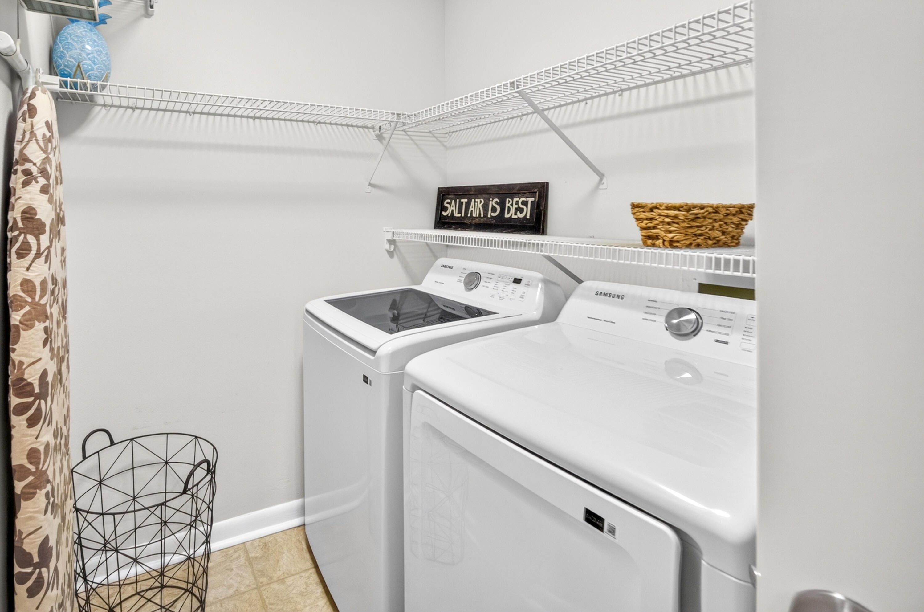 LINKSIDE VILLAGE UNIT 1 - Residential