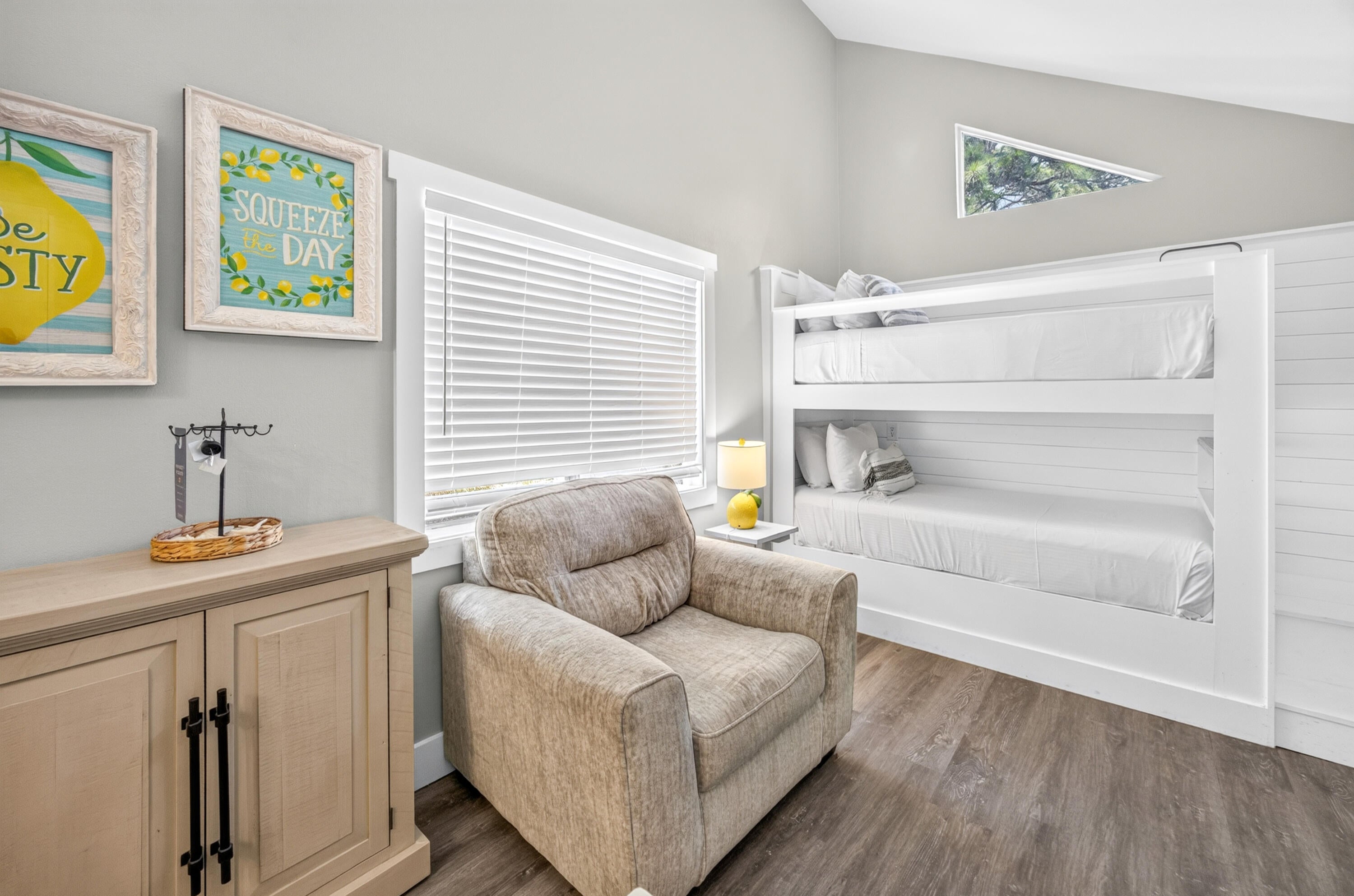 LINKSIDE VILLAGE UNIT 1 - Residential
