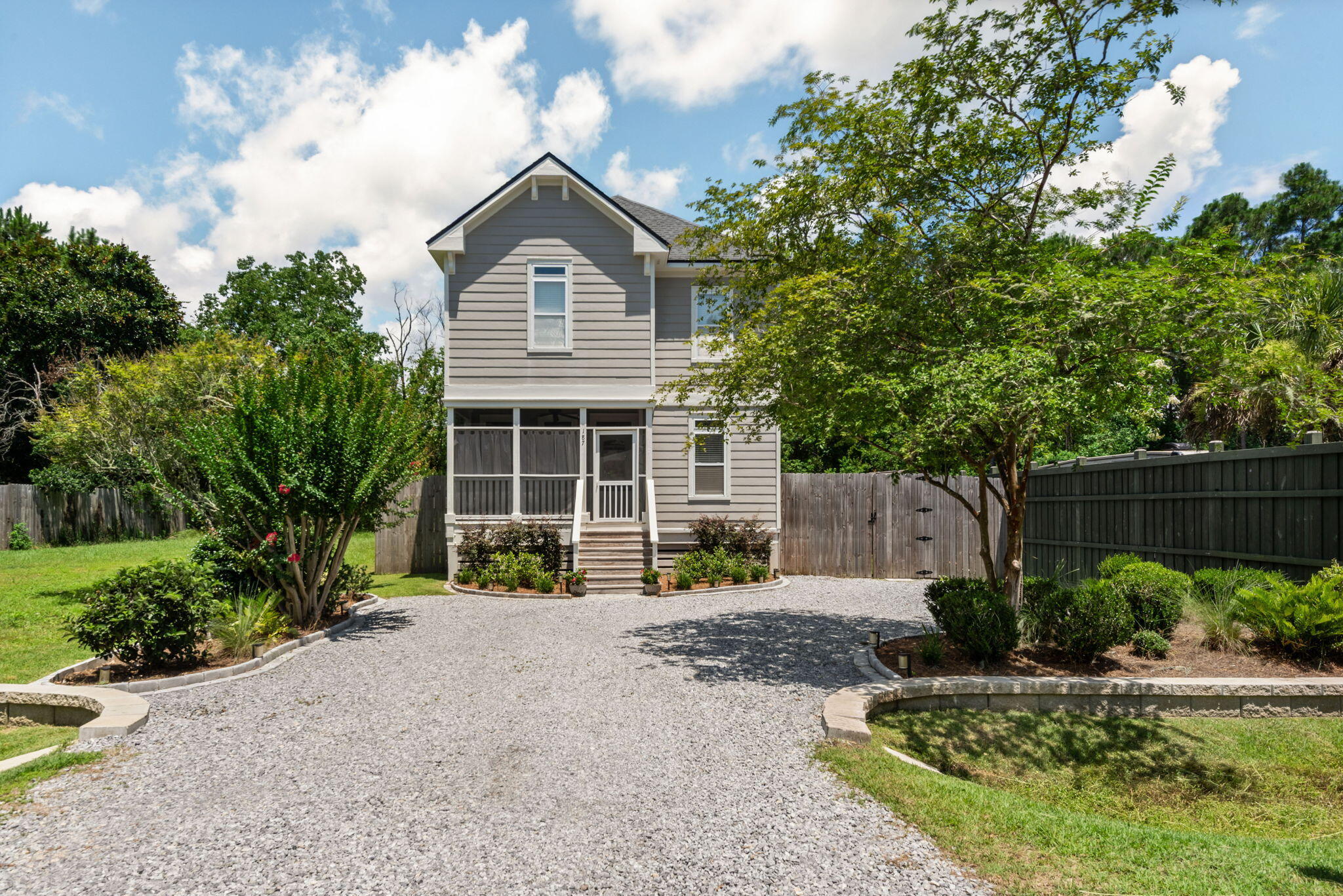 TOWN OF SANTA ROSA - Residential